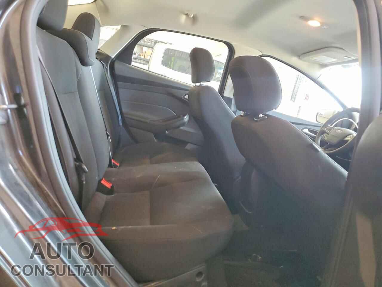 FORD FOCUS 2017 - 1FADP3F21HL318975