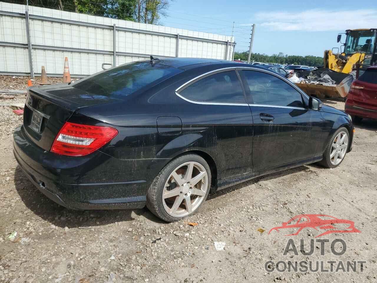 MERCEDES-BENZ C-CLASS 2013 - WDDGJ4HBXDG114602