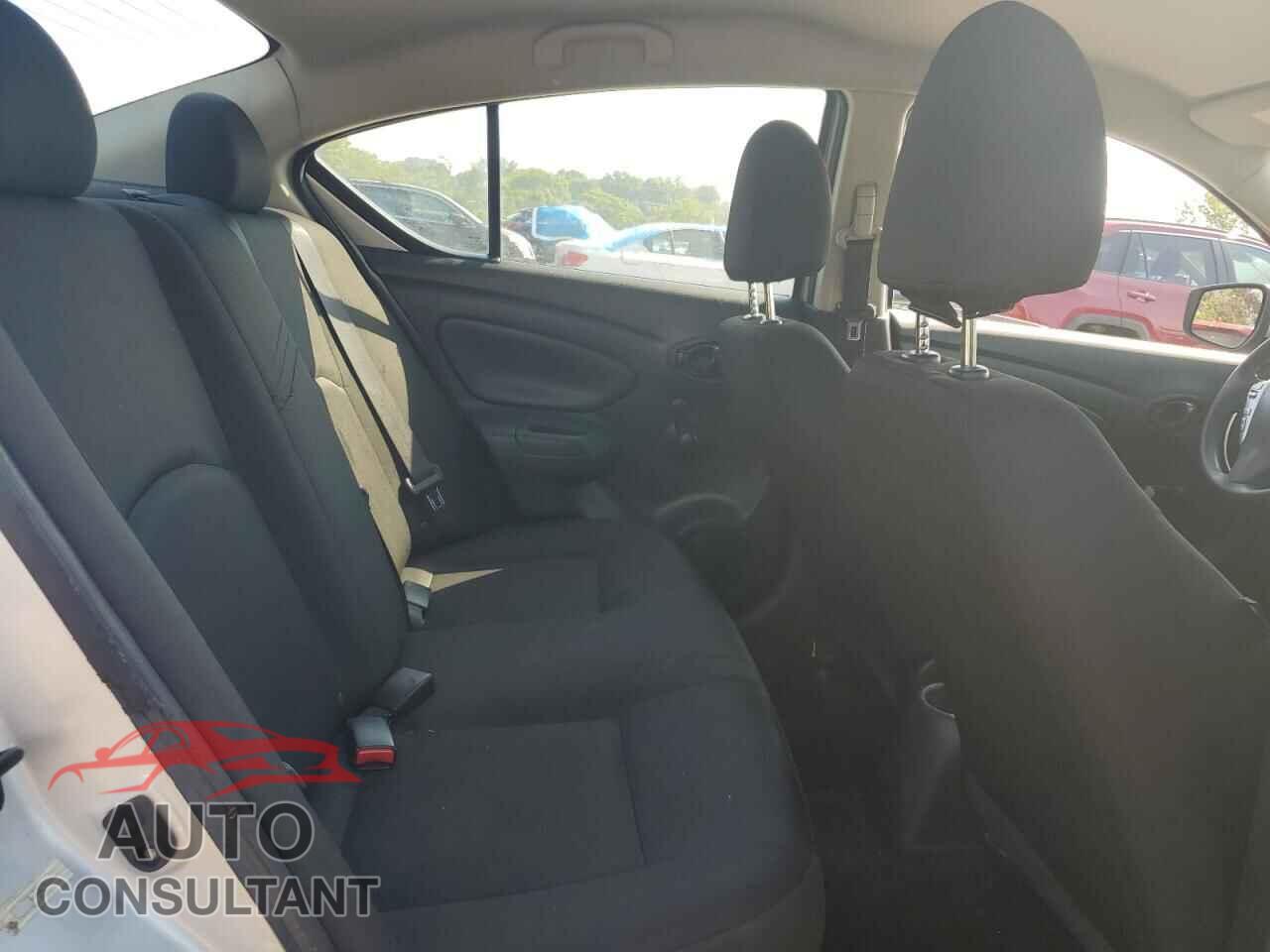 NISSAN VERSA 2019 - 3N1CN7AP3KL804921