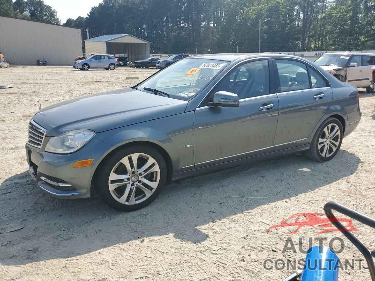 MERCEDES-BENZ C-CLASS 2012 - WDDGF4HB1CR216973