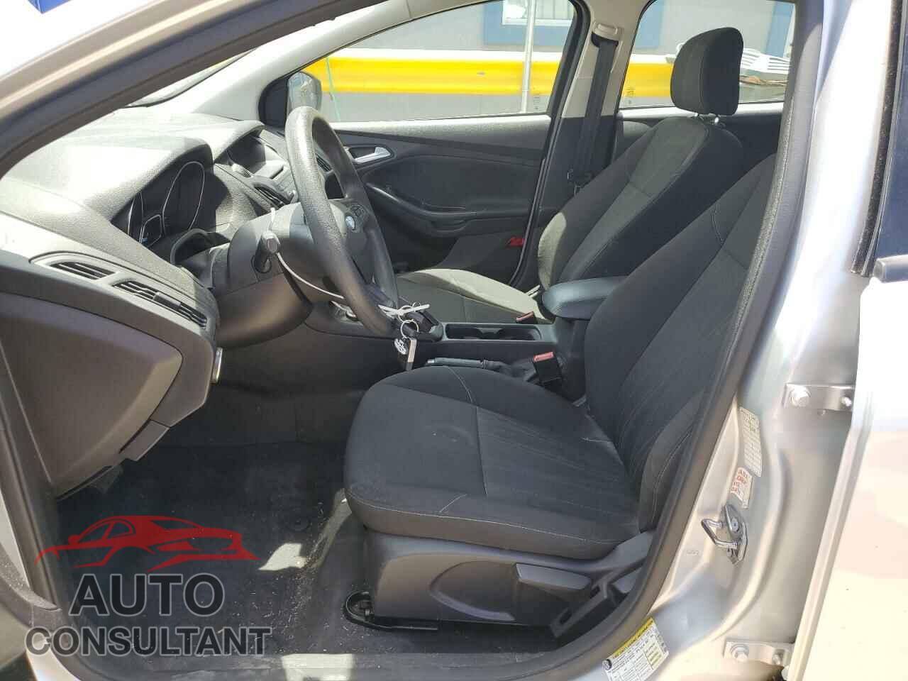 FORD FOCUS 2015 - 1FADP3K21FL224016