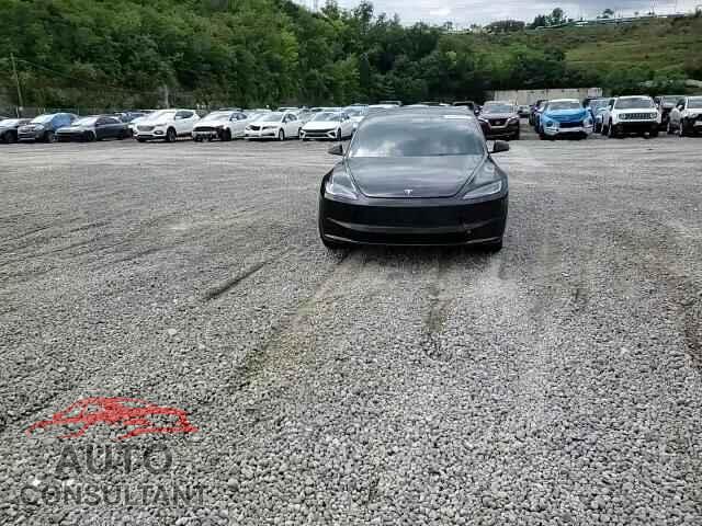TESLA MODEL 3 2025 - 5YJ3E1EA0SF043196