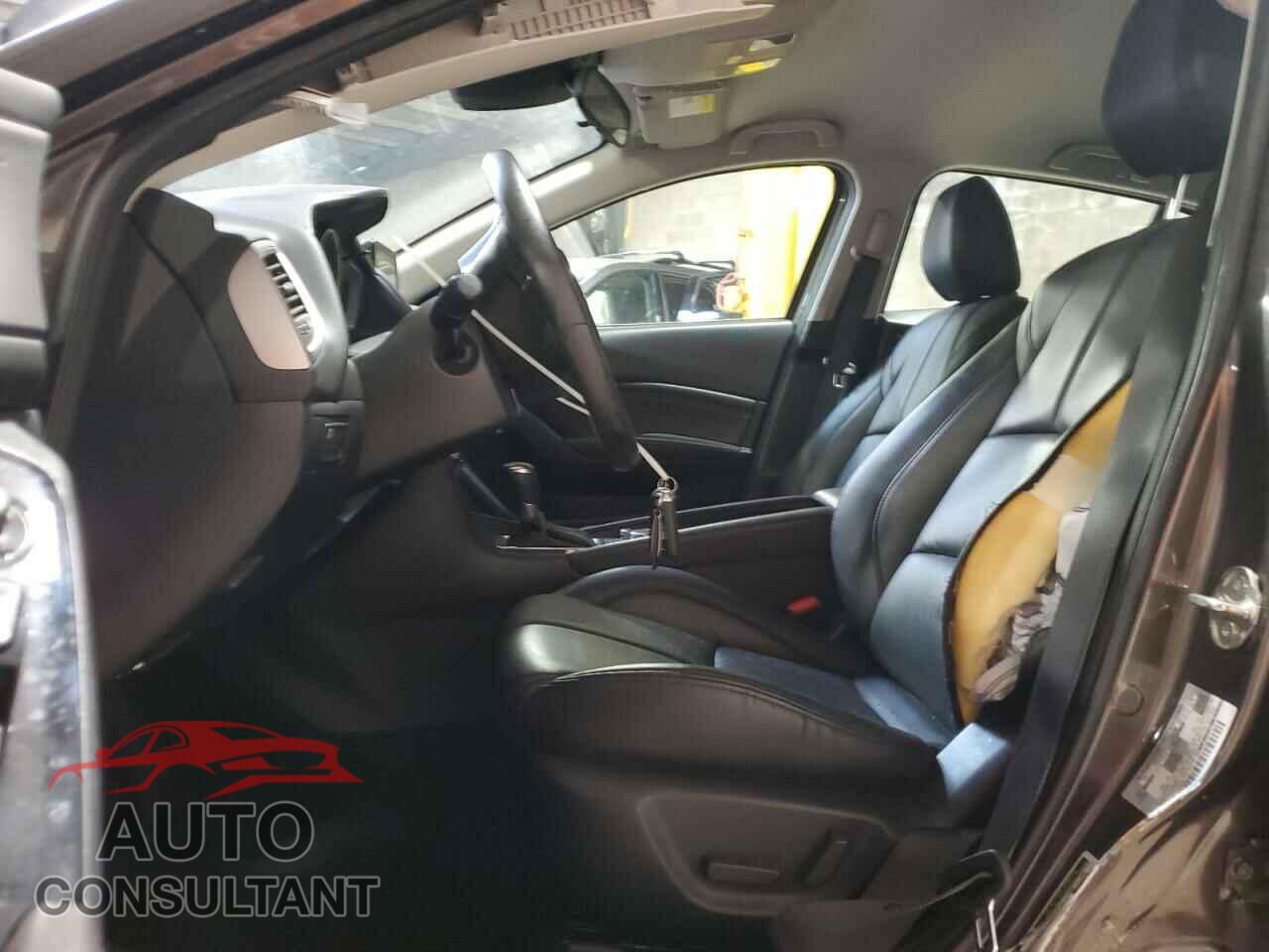 MAZDA 3 2017 - 3MZBN1L71HM123319