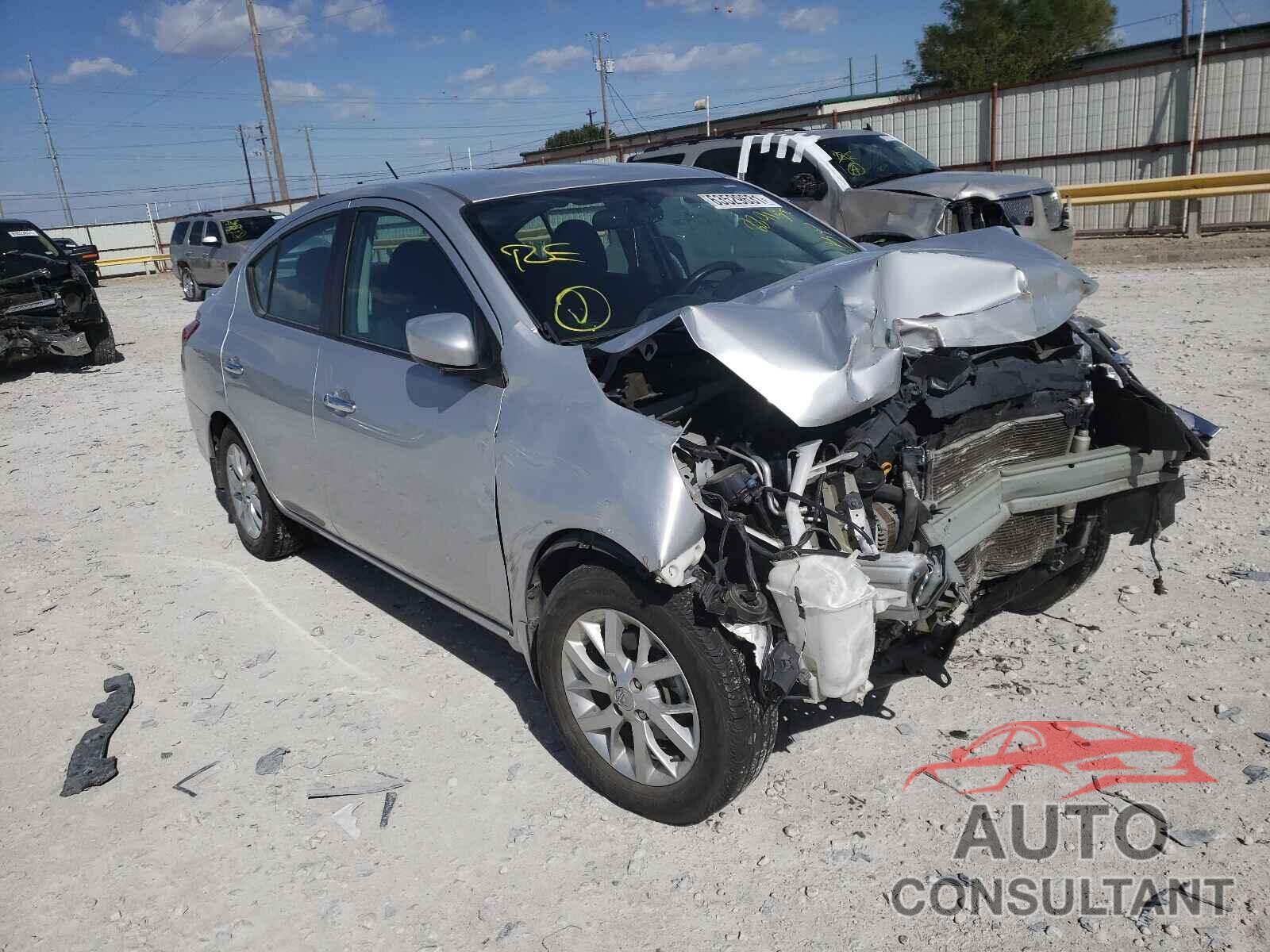 NISSAN VERSA 2018 - 3N1CN7AP2JL884159