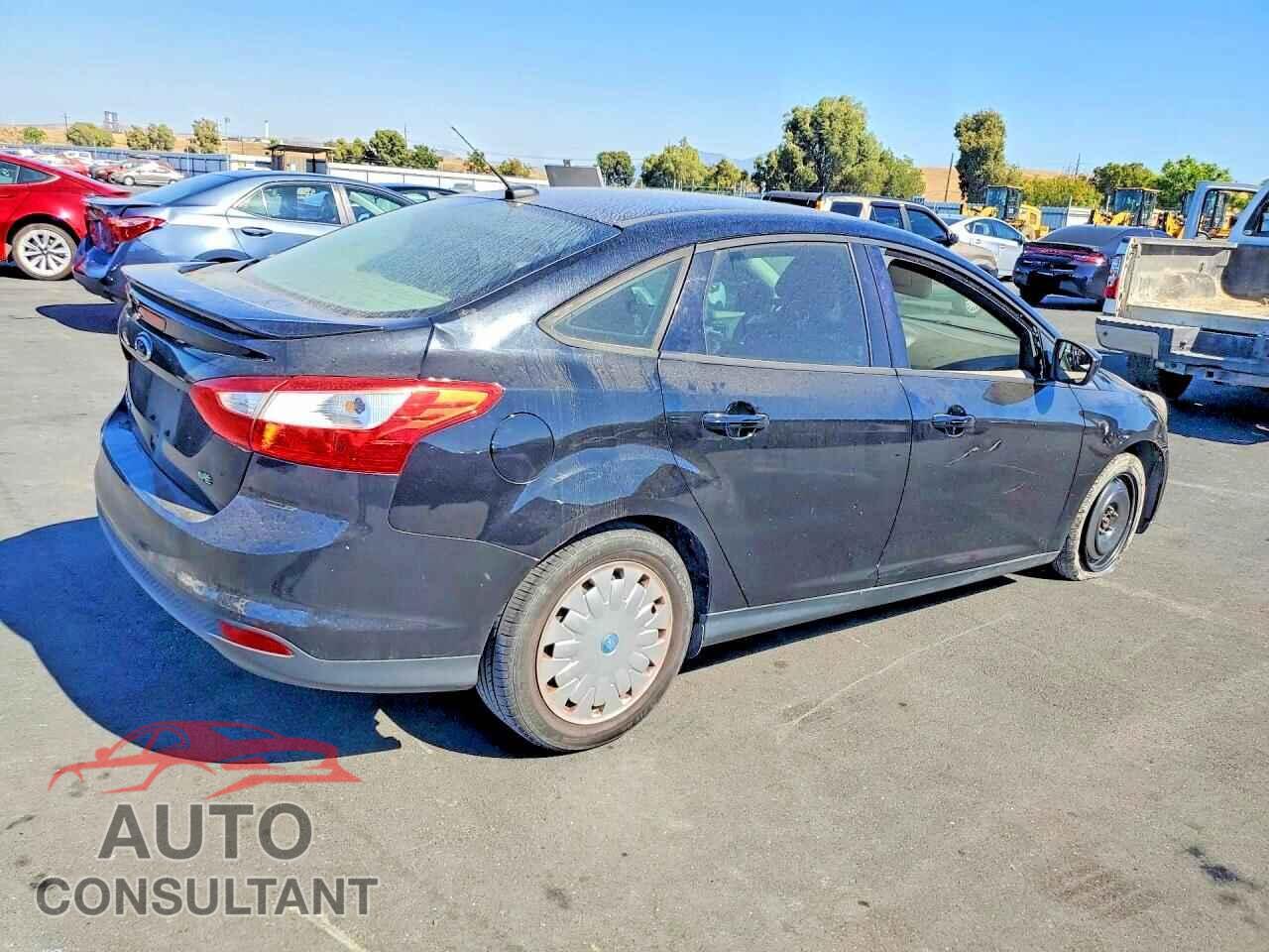 FORD FOCUS 2012 - 1FAHP3F22CL244458