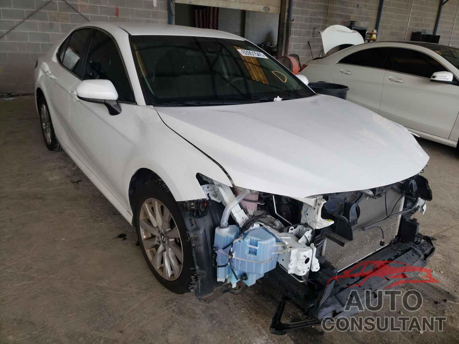 TOYOTA CAMRY 2018 - 4T1B11HK3JU581890