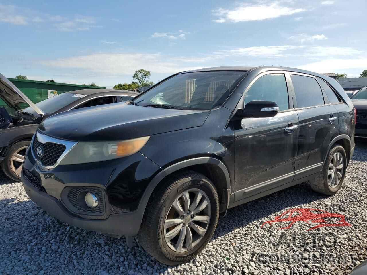 KIA SORENTO 2011 - 5XYKU4A17BG009352