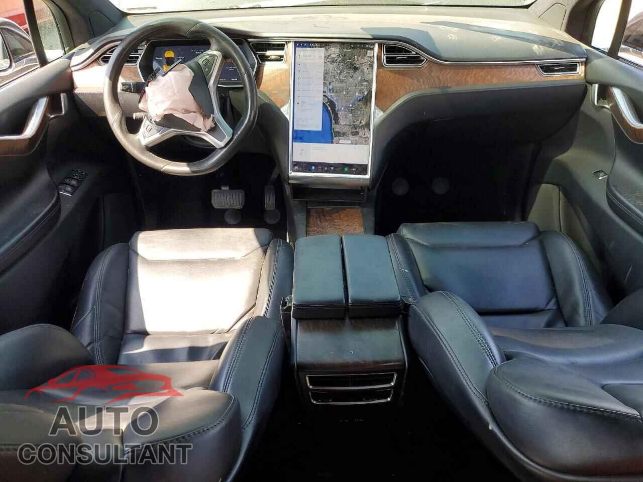 TESLA MODEL X 2018 - 5YJXCAE29JF090919