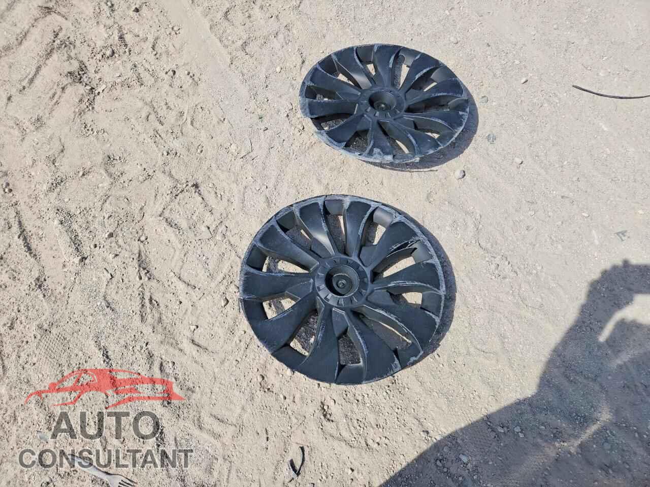 TESLA MODEL 3 2023 - 5YJ3E1EA9PF493081