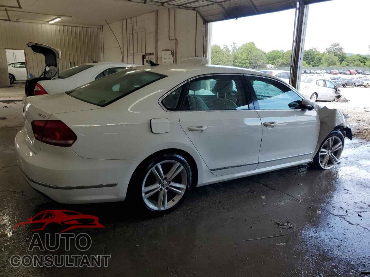 VOLKSWAGEN PASSAT 2014 - 1VWCS7A30EC031857