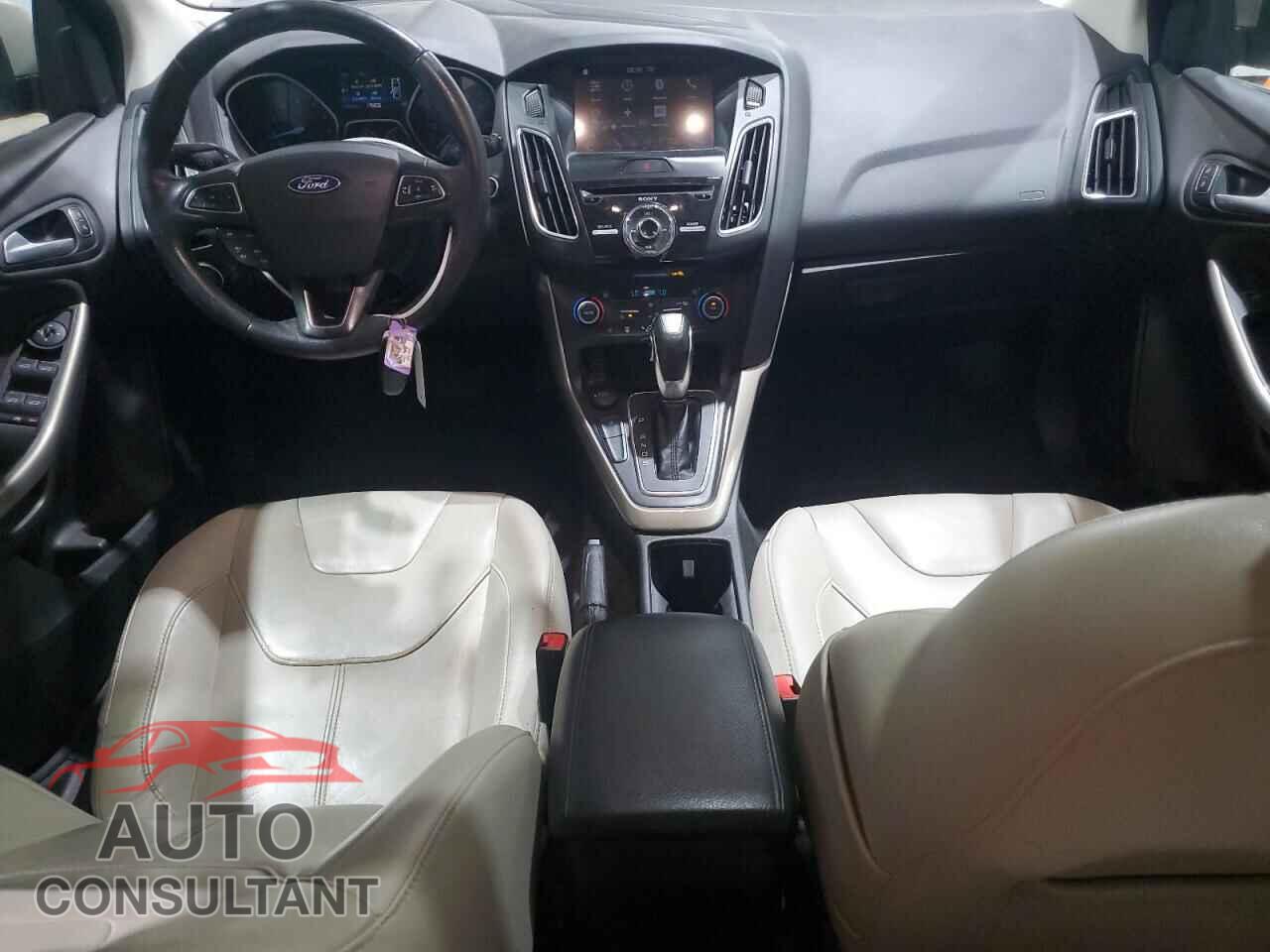FORD FOCUS 2018 - 1FADP3N26JL279470