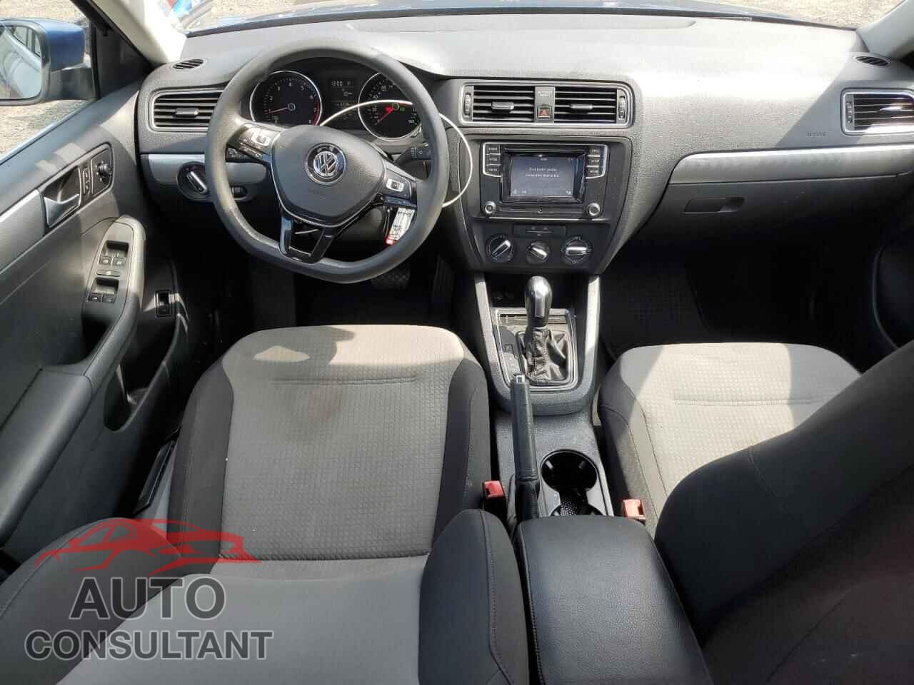 VOLKSWAGEN JETTA 2017 - 3VW2B7AJ5HM246633
