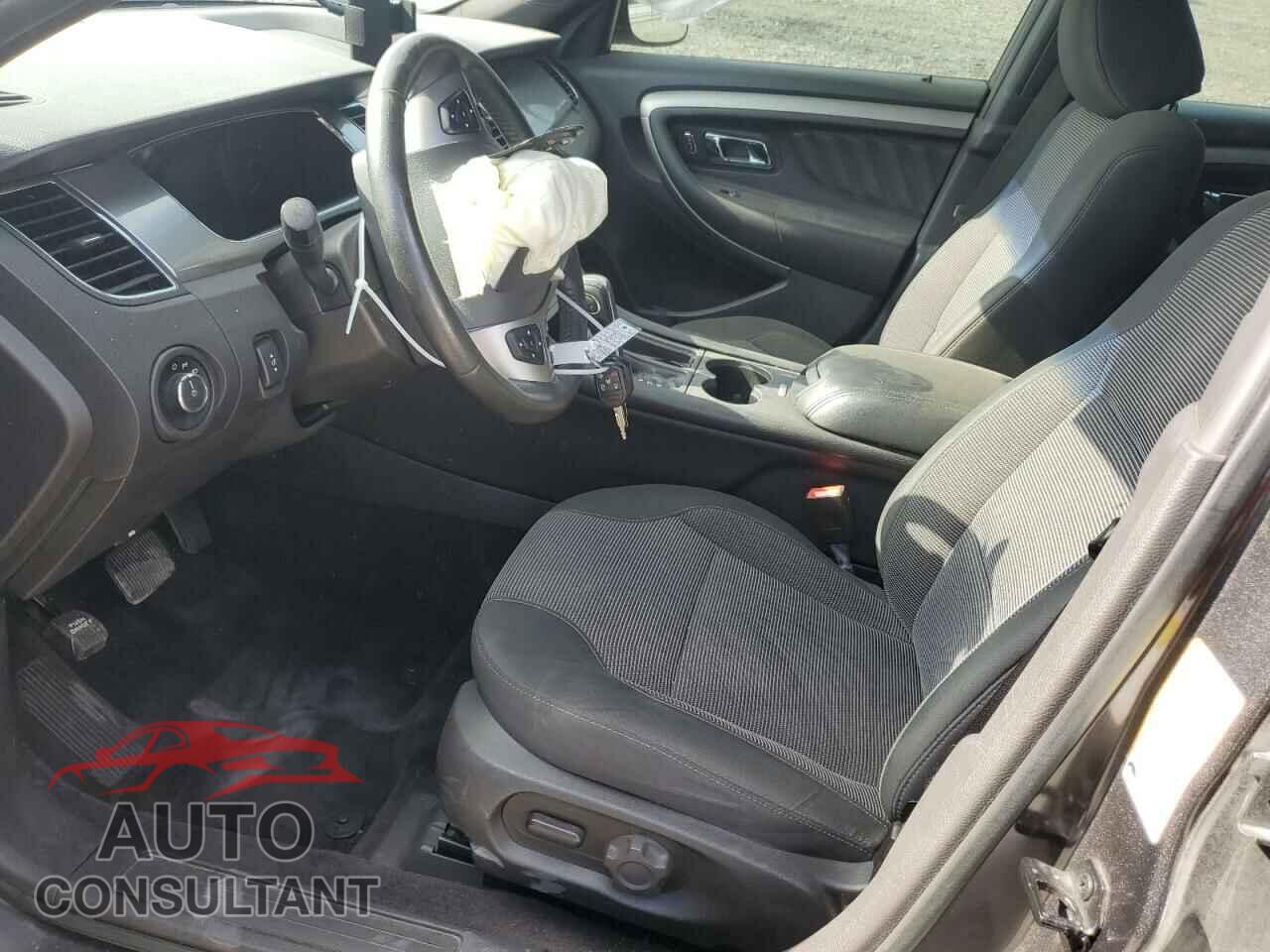 FORD TAURUS 2018 - 1FAHP2E82JG105663