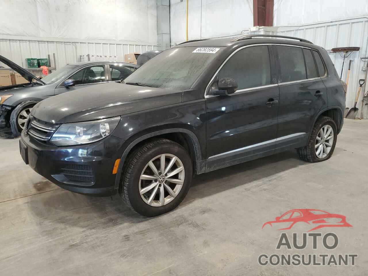 VOLKSWAGEN TIGUAN 2017 - WVGSV7AX7HK024922