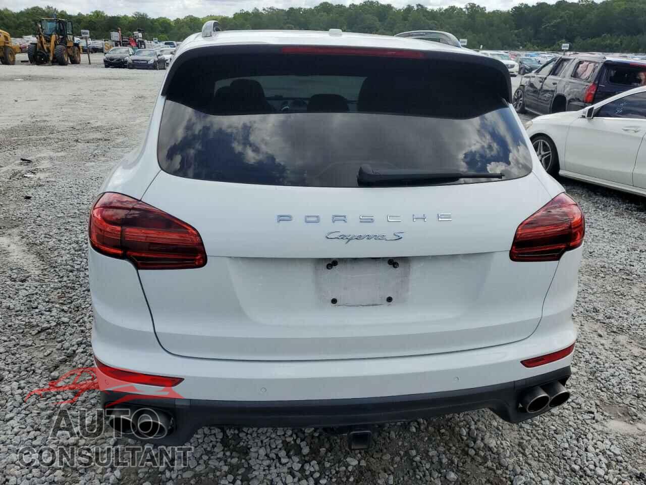 PORSCHE CAYENNE 2016 - WP1AB2A23GLA95798