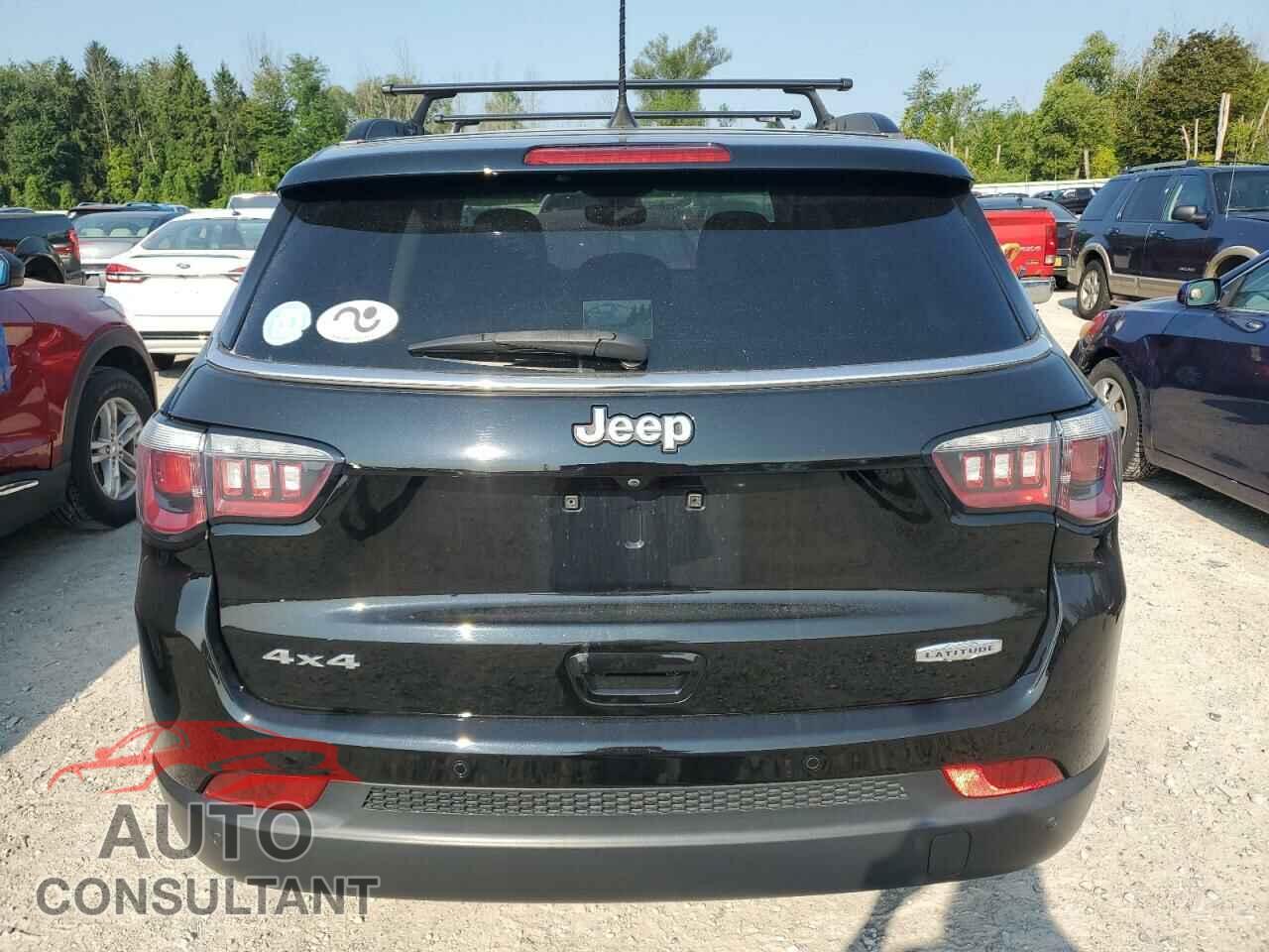 JEEP COMPASS 2018 - 3C4NJDBB6JT113741