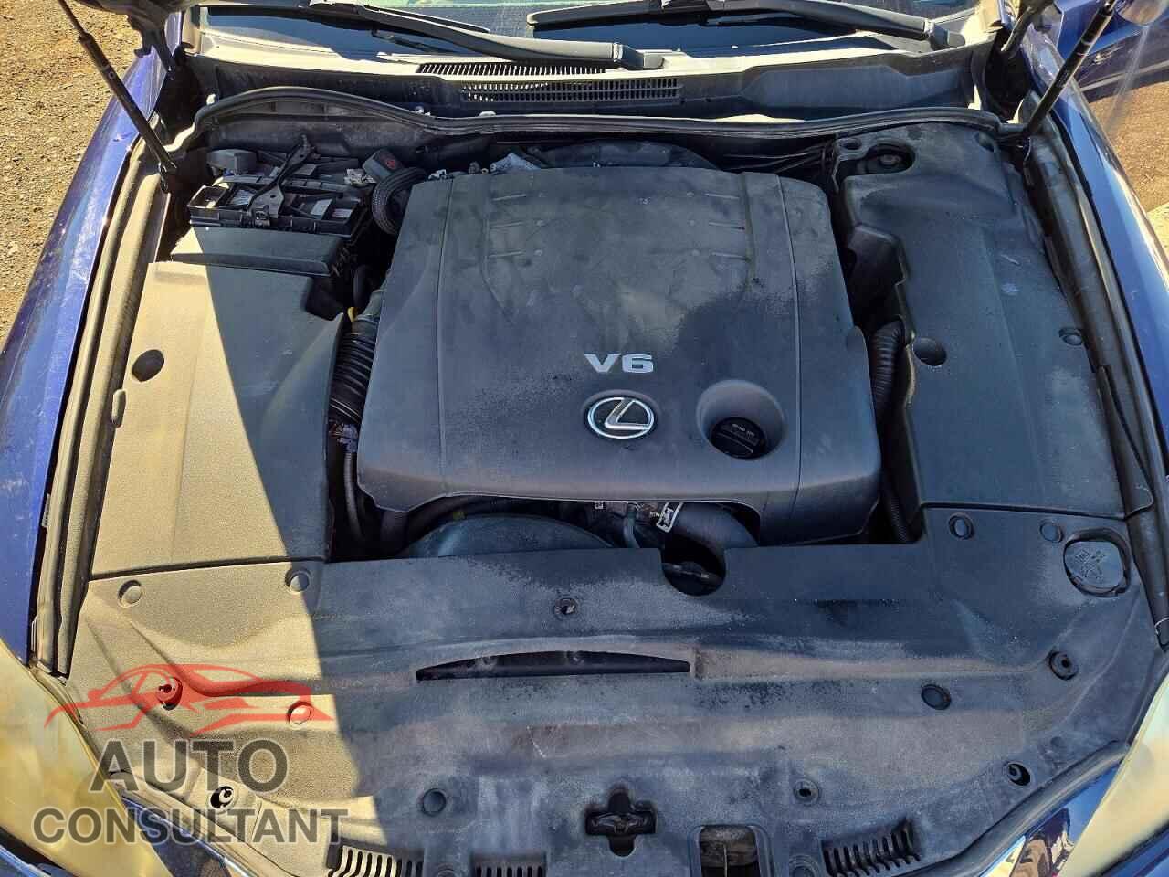 LEXUS IS 2011 - JTHCF5C24B5048613