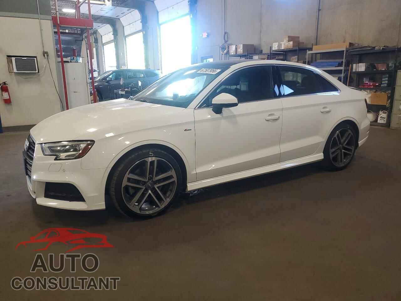 AUDI A3 2018 - WAUJ8GFF5J1040407