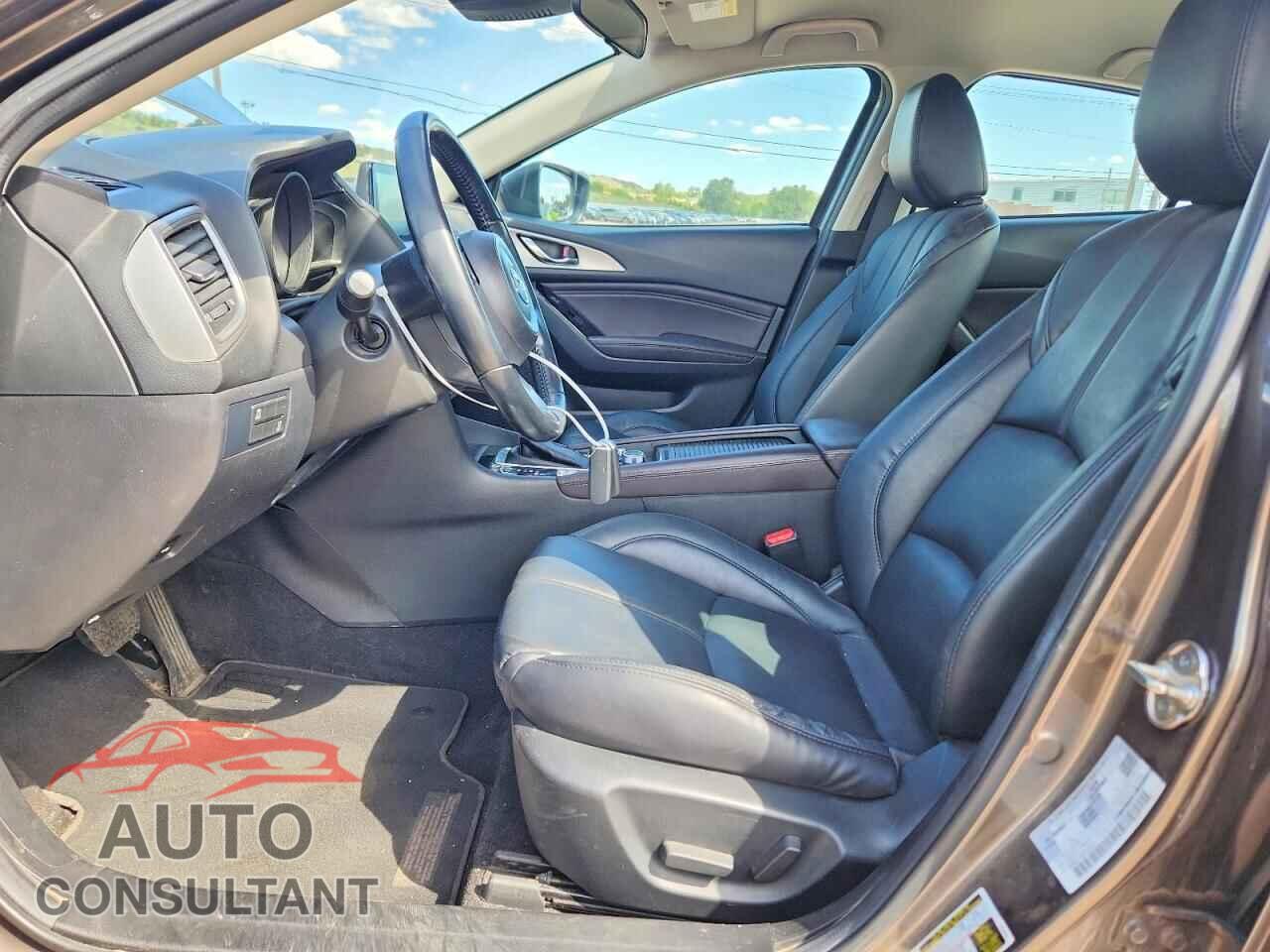 MAZDA 3 2017 - 3MZBN1V79HM101047