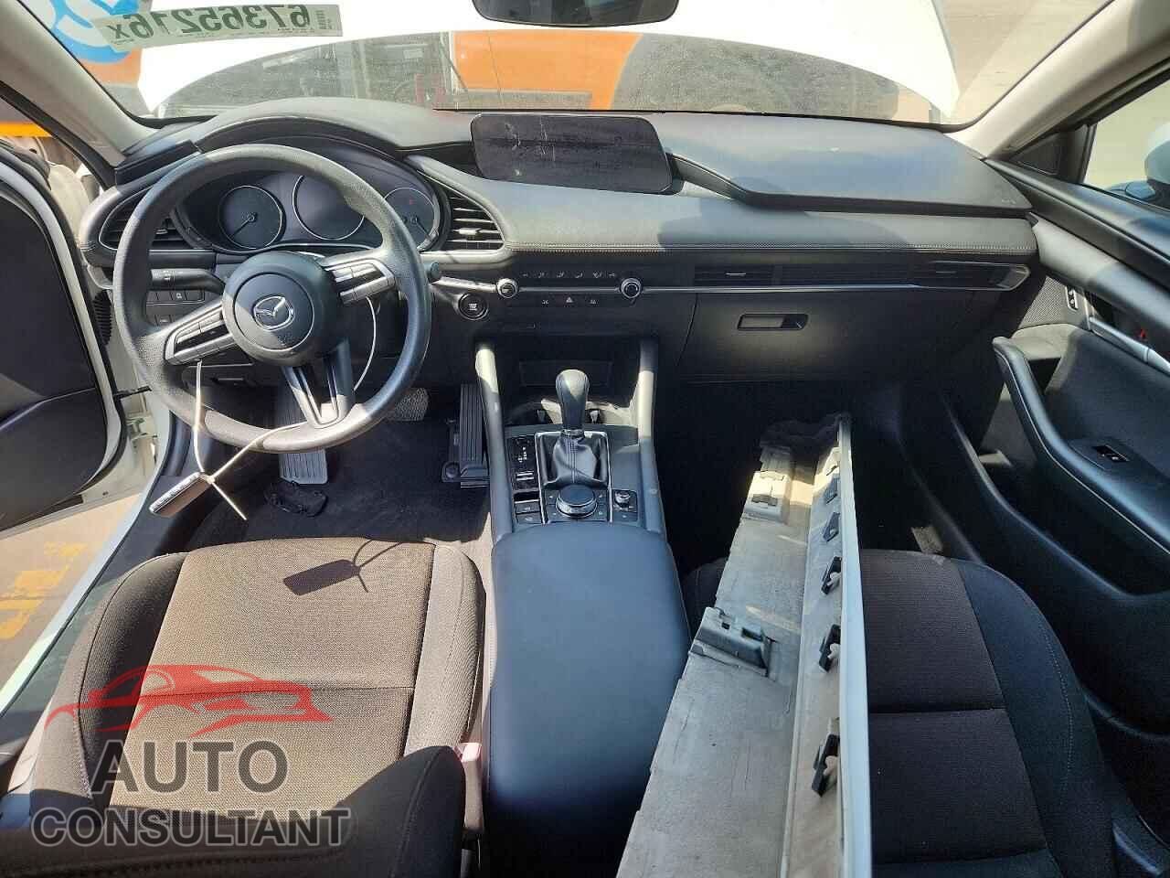 MAZDA 3 2019 - JM1BPABL0K1109573