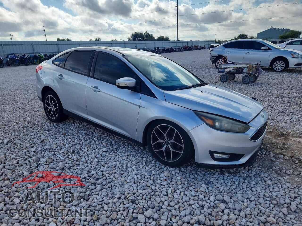 FORD FOCUS 2017 - 1FADP3H21HL237245