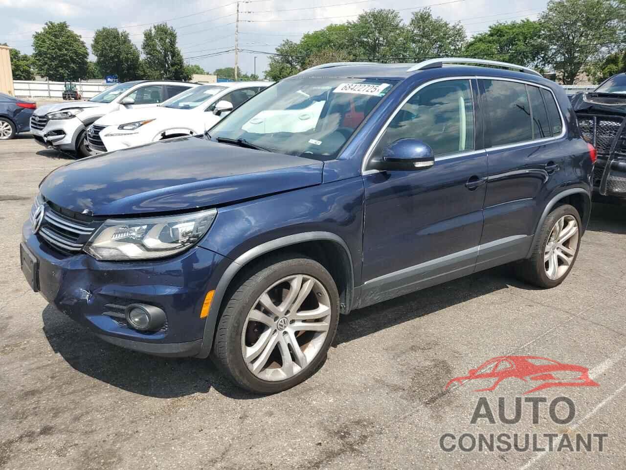 VOLKSWAGEN TIGUAN 2013 - WVGBV7AX8DW548874