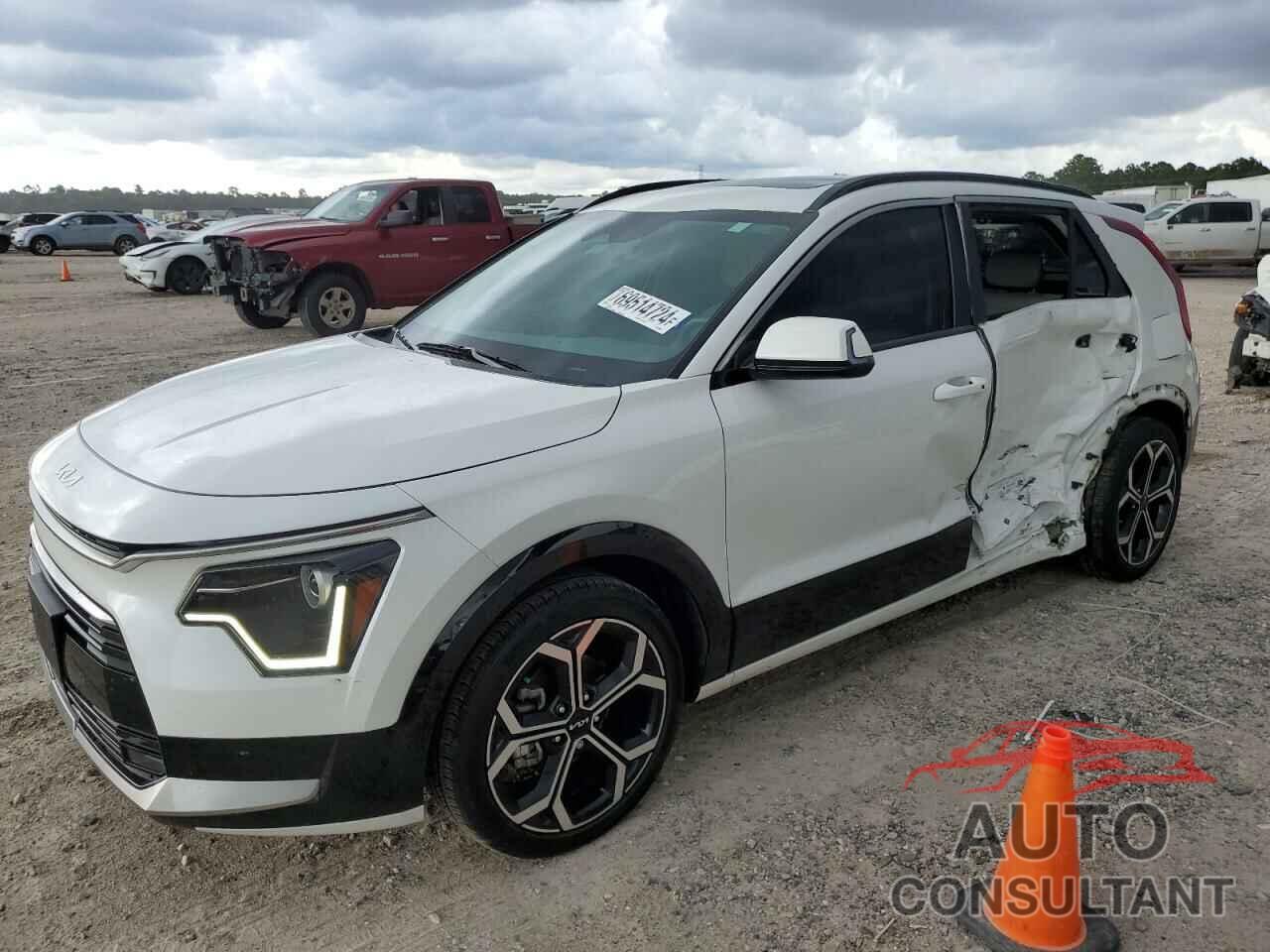 KIA NIRO 2023 - KNDCR3LE3P5049833