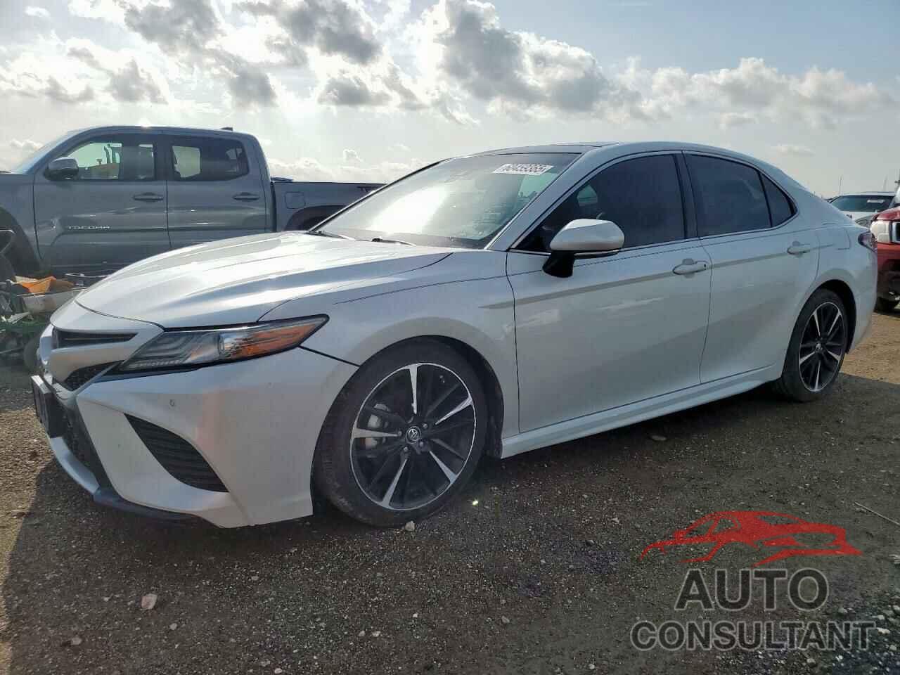 TOYOTA CAMRY 2018 - 4T1B61HK3JU112414