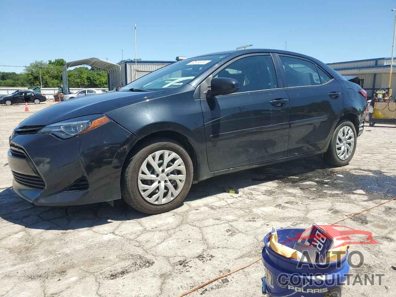 TOYOTA COROLLA 2018 - 5YFBURHE3JP851637