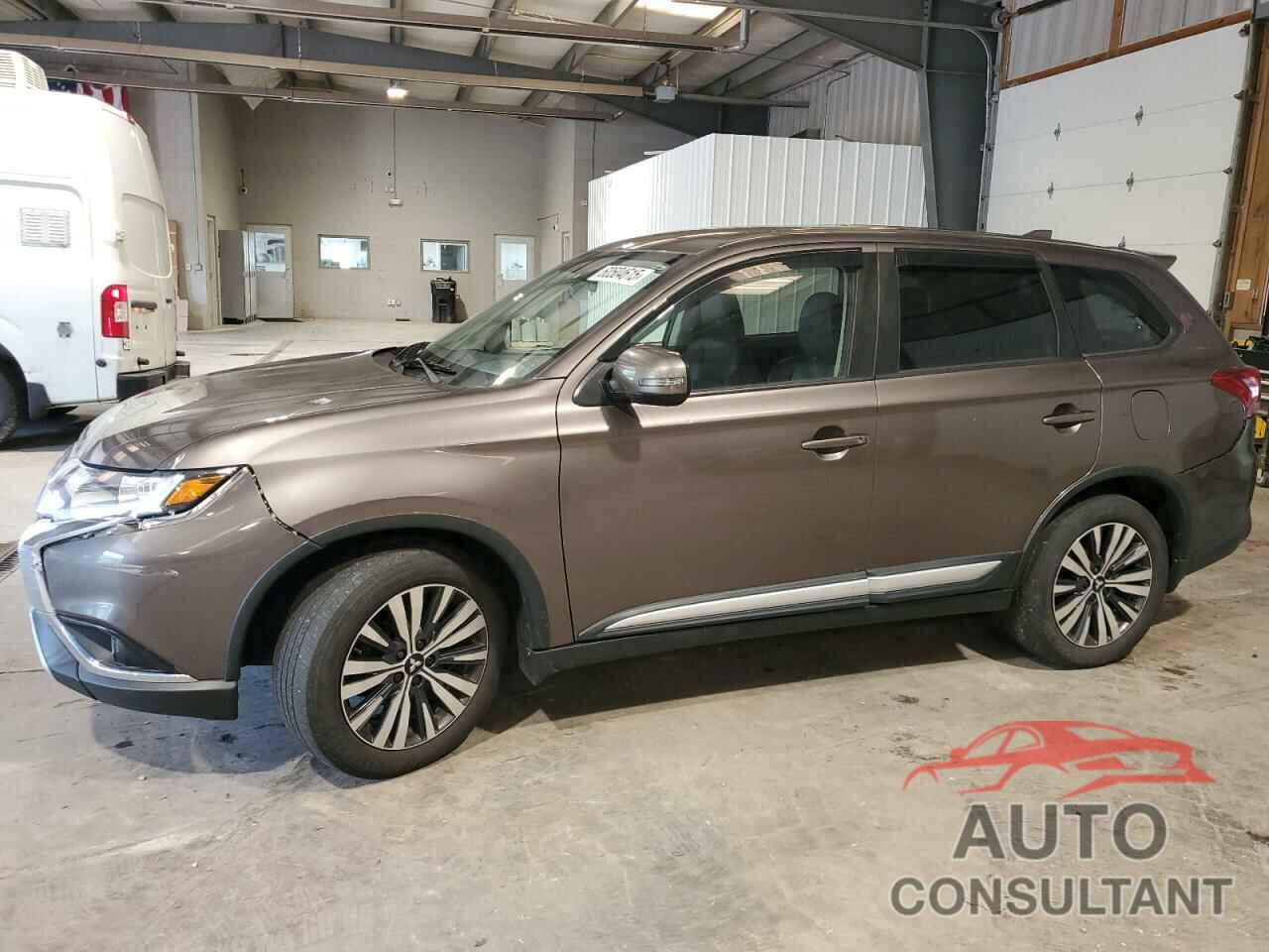 MITSUBISHI OUTLANDER 2019 - JA4AD3A39KZ010618