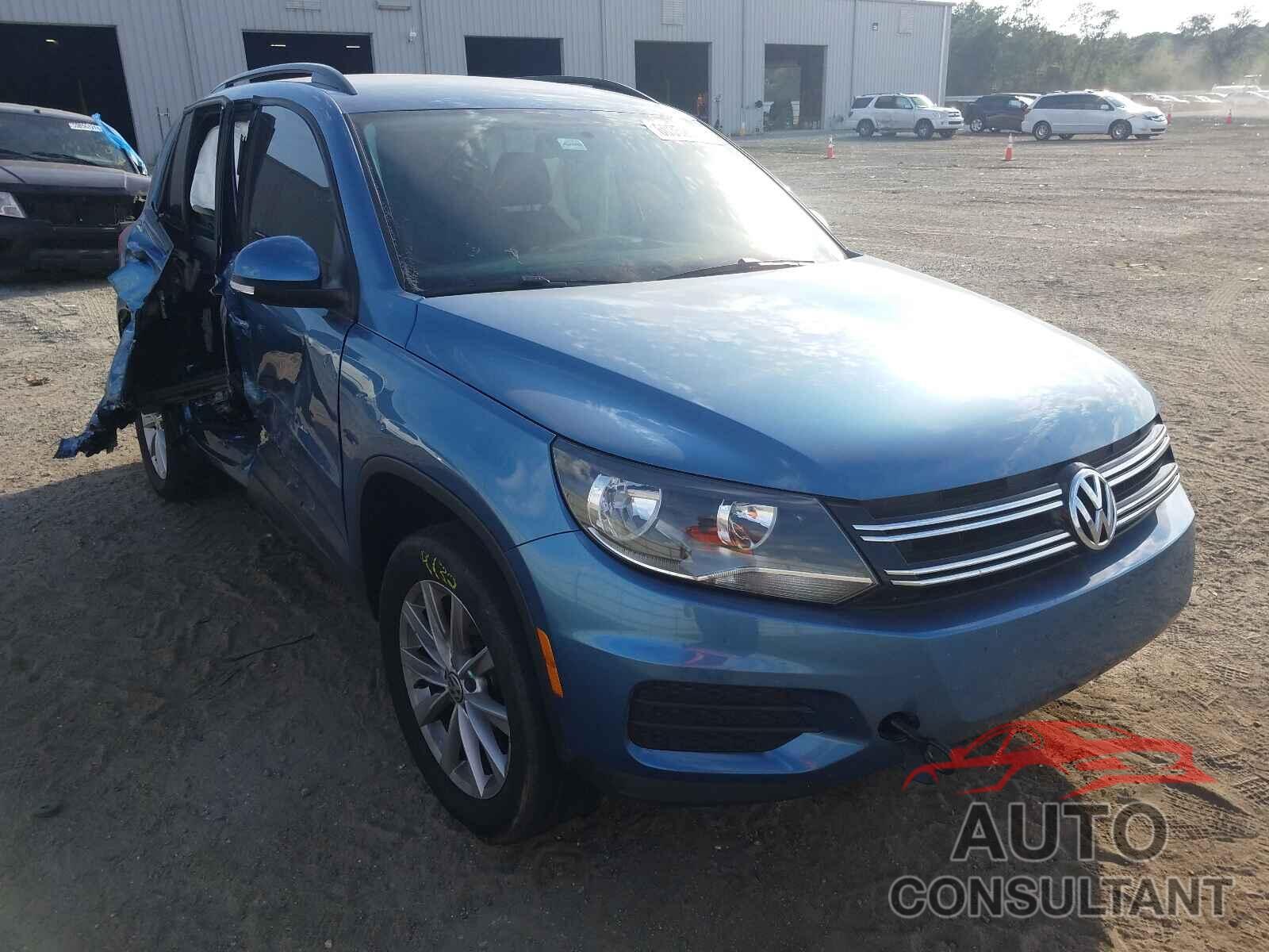 VOLKSWAGEN TIGUAN 2017 - WVGAV7AX4HK047277