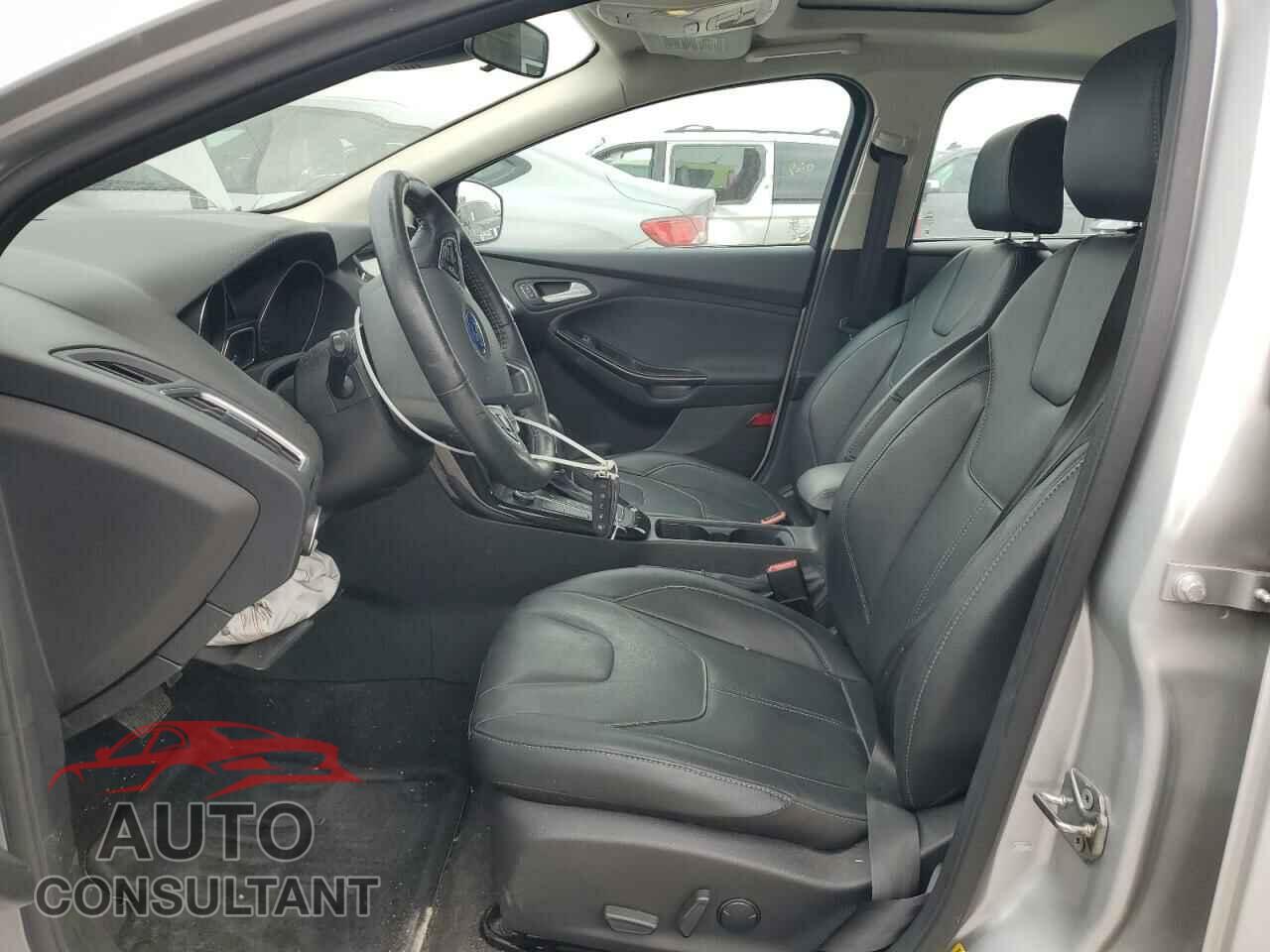 FORD FOCUS 2017 - 1FADP3N20HL320461