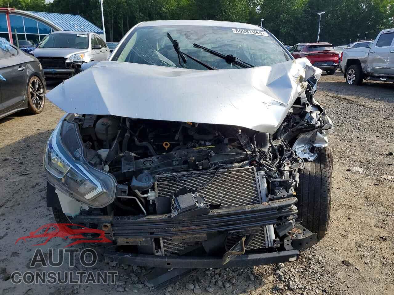 NISSAN VERSA 2020 - 3N1CN8EV8LL825733