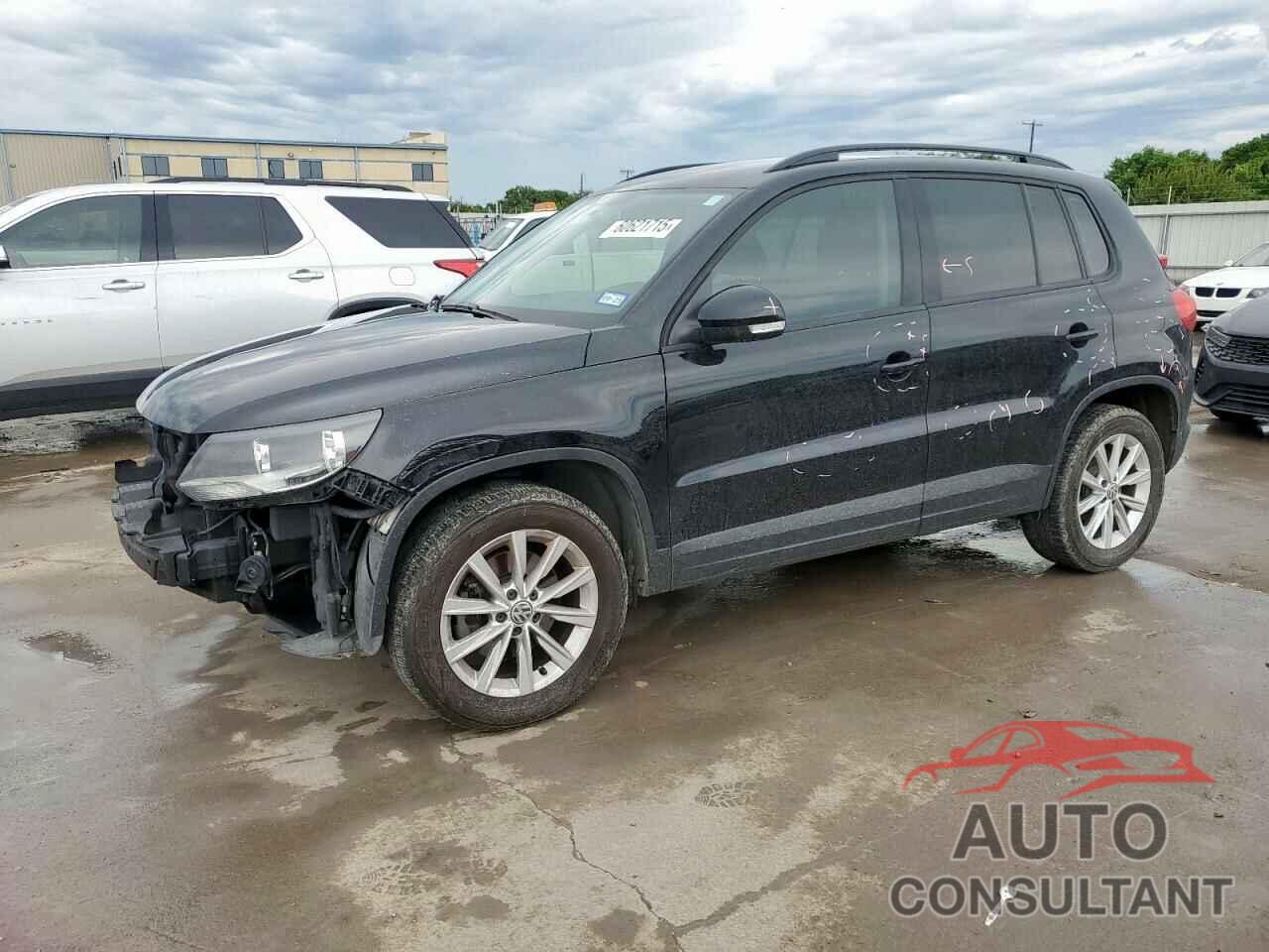 VOLKSWAGEN TIGUAN 2017 - WVGAV7AX4HK045724
