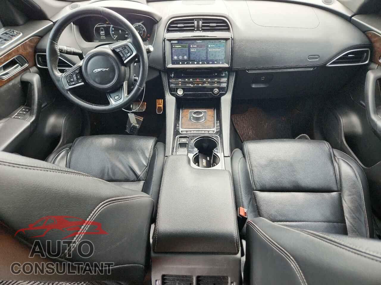 JAGUAR F-PACE 2017 - SADCL2BV4HA097710