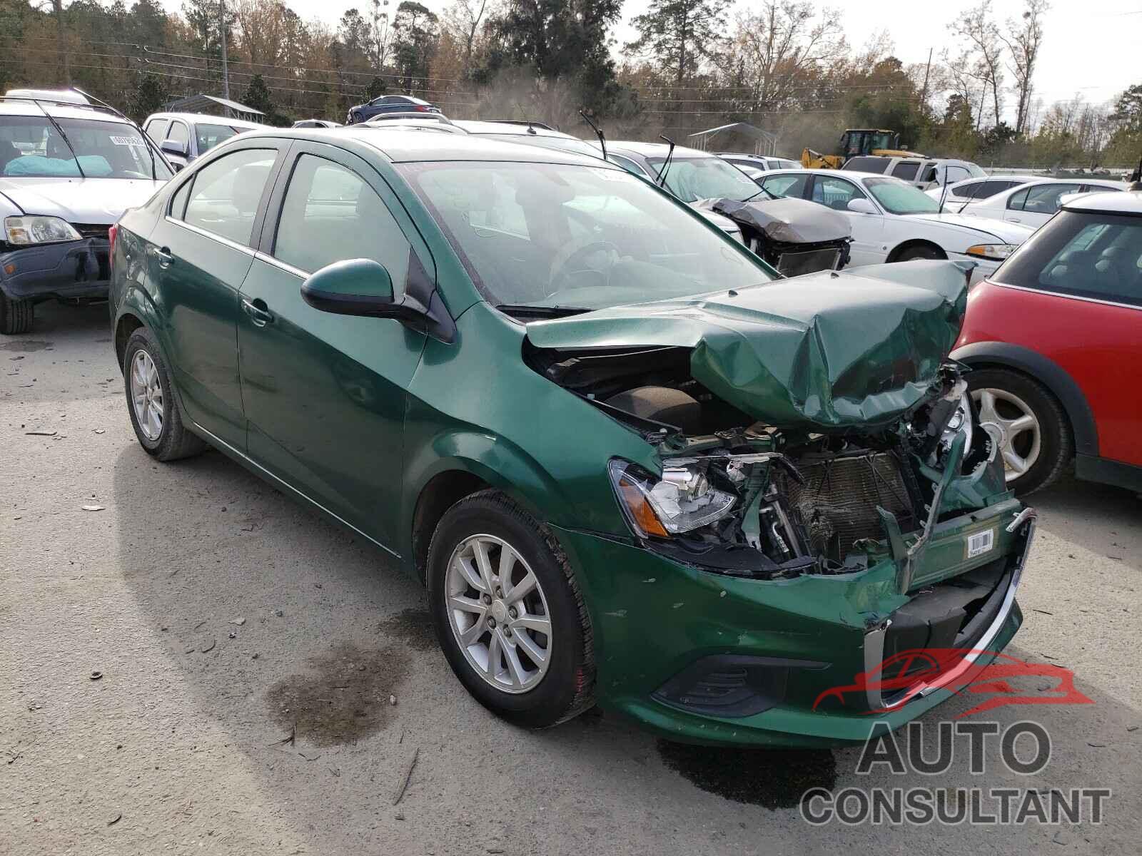CHEVROLET SONIC 2018 - 1G1JD5SH8J4122035