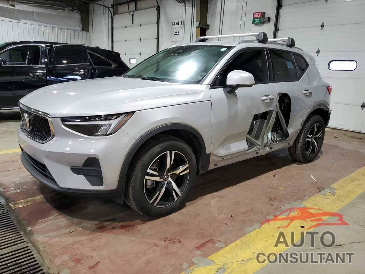 VOLVO XC40 CORE 2023 - YV4L12UK4P2946986