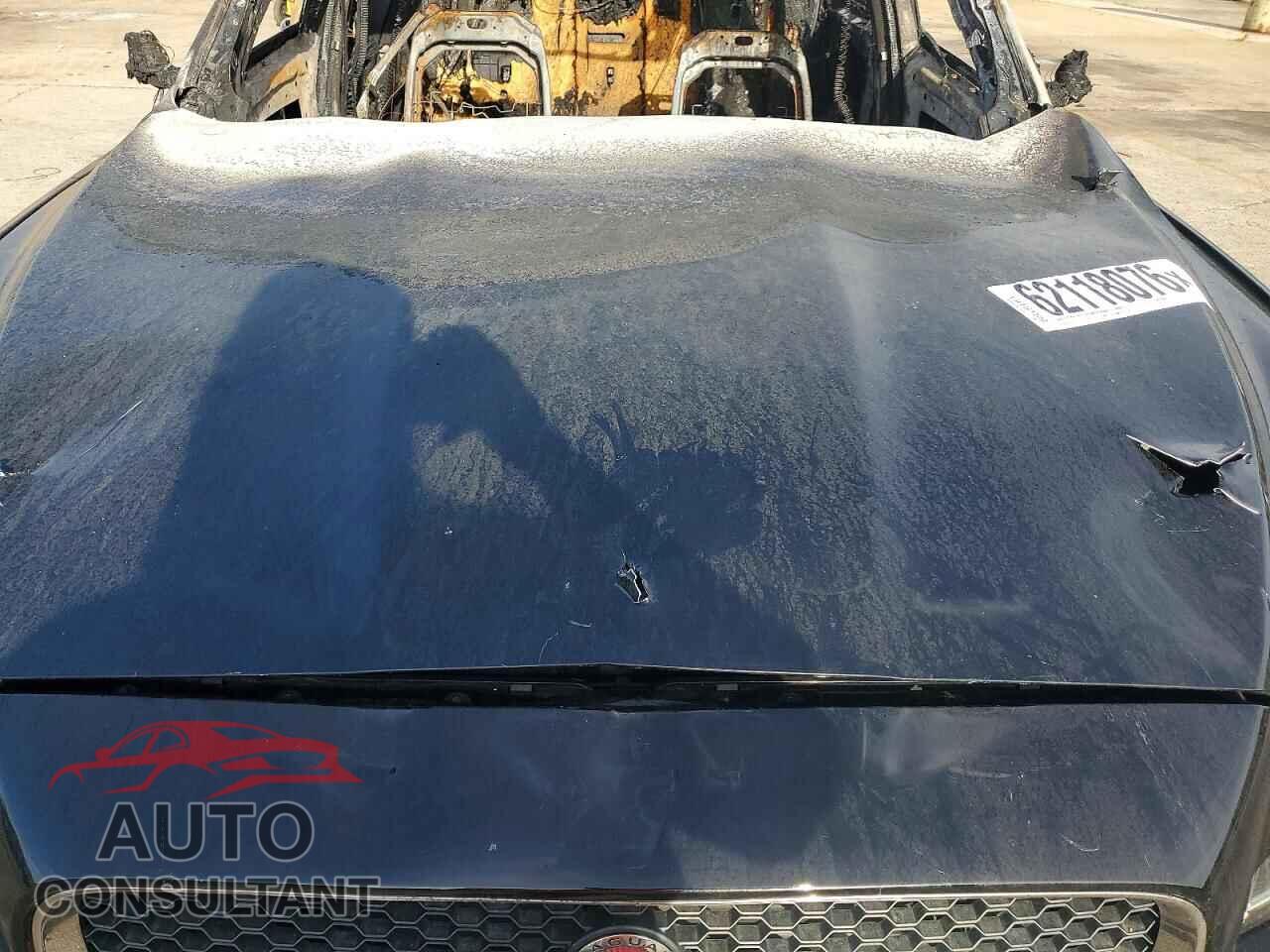 JAGUAR F-PACE 2018 - SADCJ2FX6JA267573