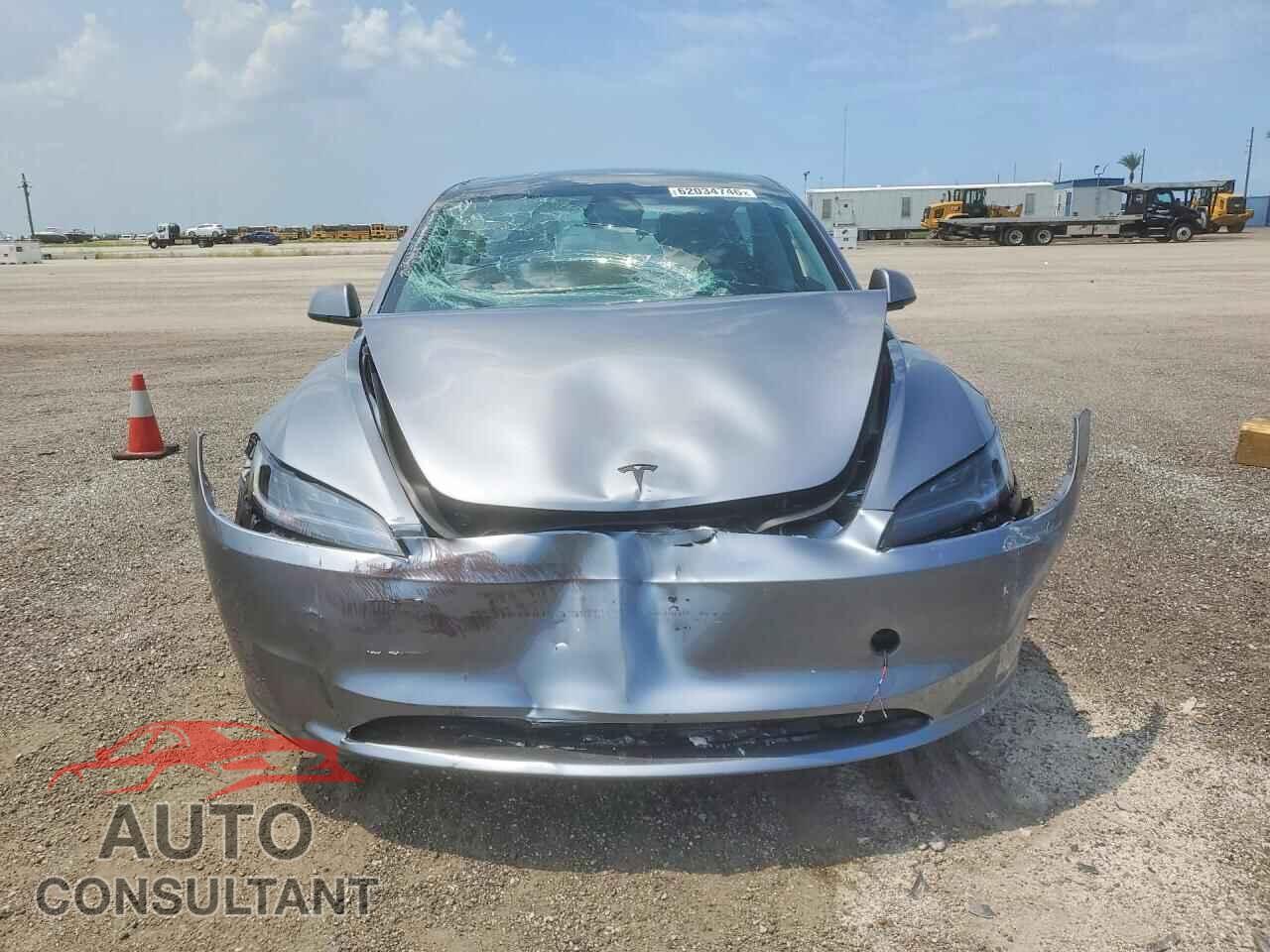 TESLA MODEL 3 2026 - 5YJ3E1EA2TF205606