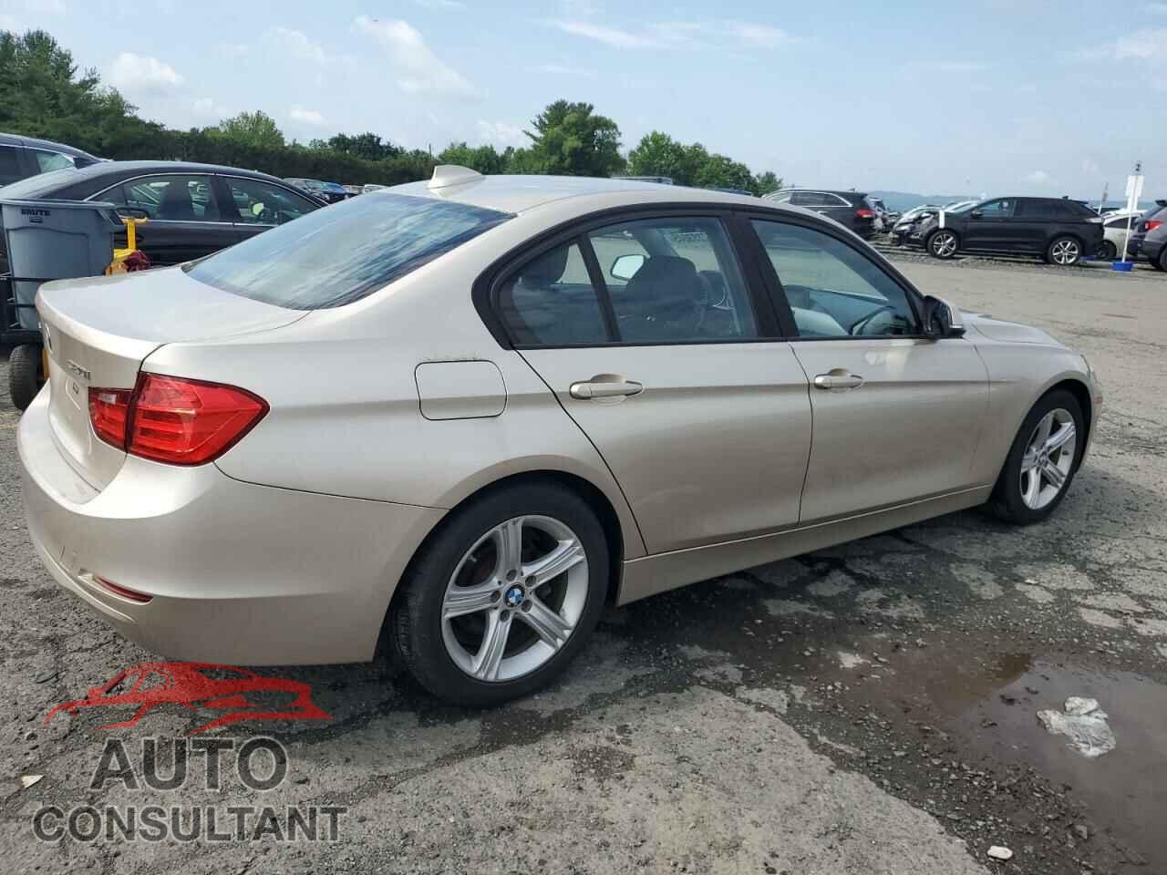 BMW 3 SERIES 2013 - WBA3C3C50DF982982