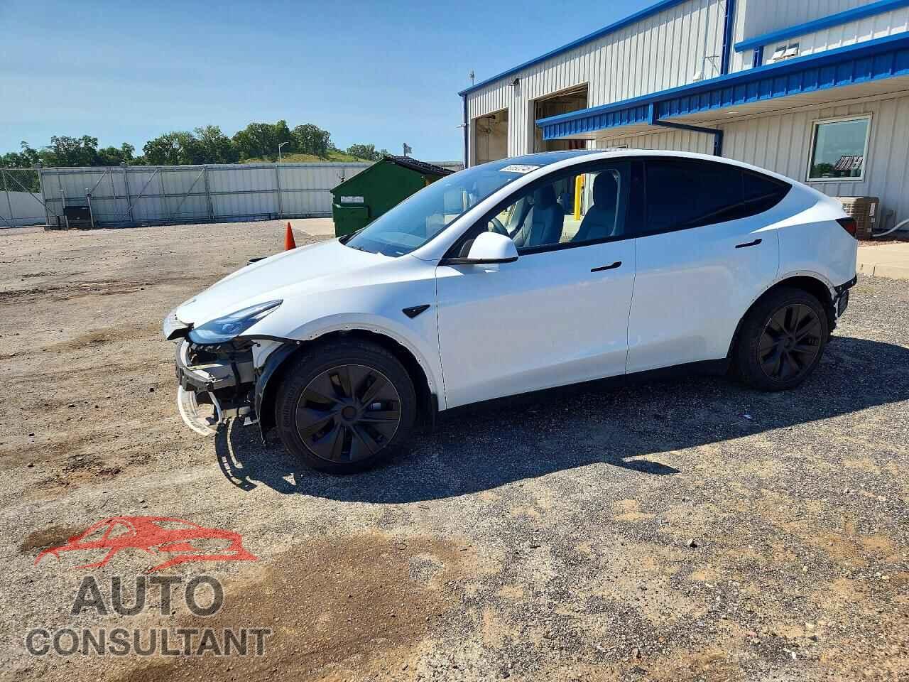 TESLA MODEL Y 2024 - 7SAYGDEE9RF169588
