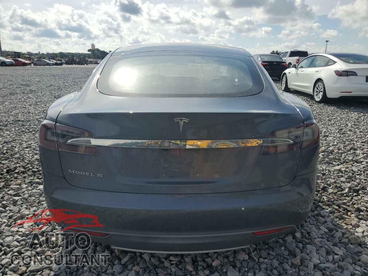 TESLA MODEL S 2013 - 5YJSA1AC4DFP10496