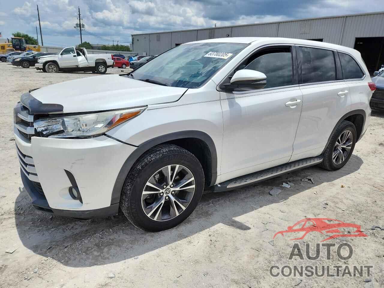 TOYOTA HIGHLANDER 2018 - 5TDZZRFH4JS250256