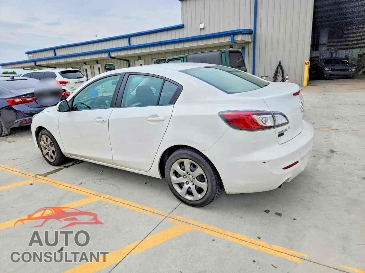 MAZDA 3 2013 - JM1BL1TF4D1817400