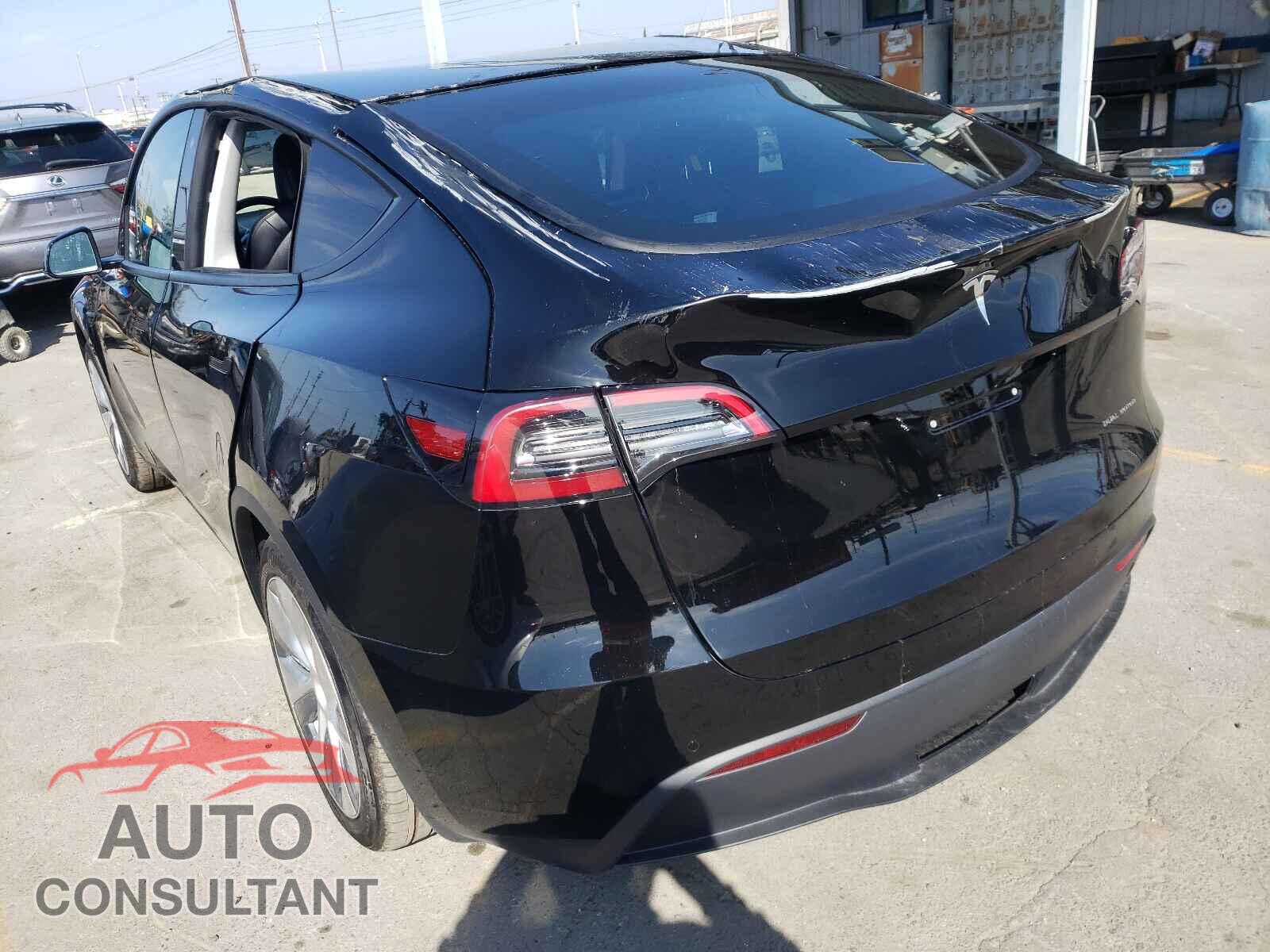 TESLA MODEL Y 2021 - 5YJYGAEE7MF146685