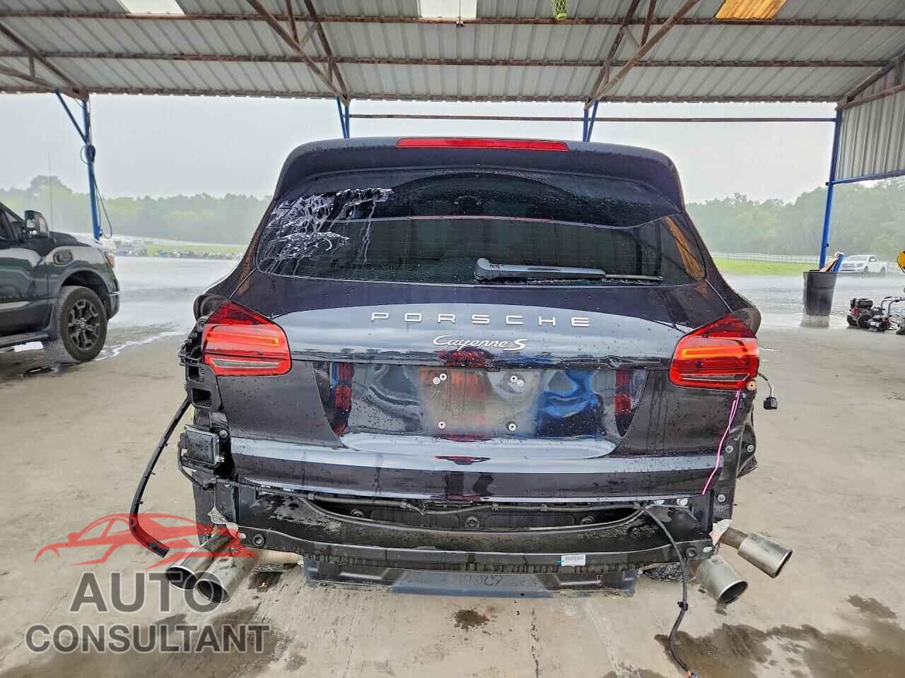 PORSCHE CAYENNE 2018 - WP1AB2A29JLA61291