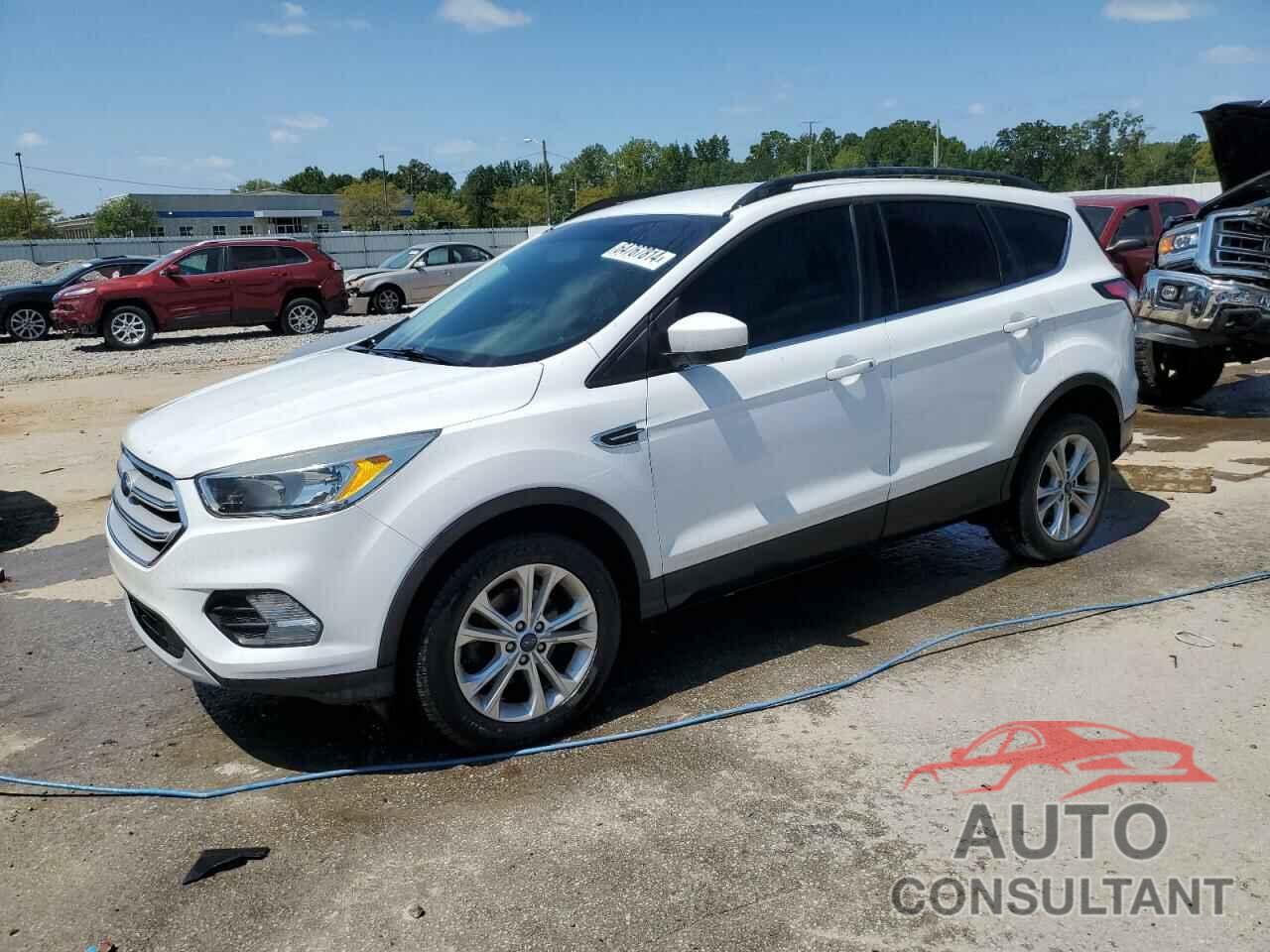 FORD ESCAPE 2018 - 1FMCU0GD3JUA03328