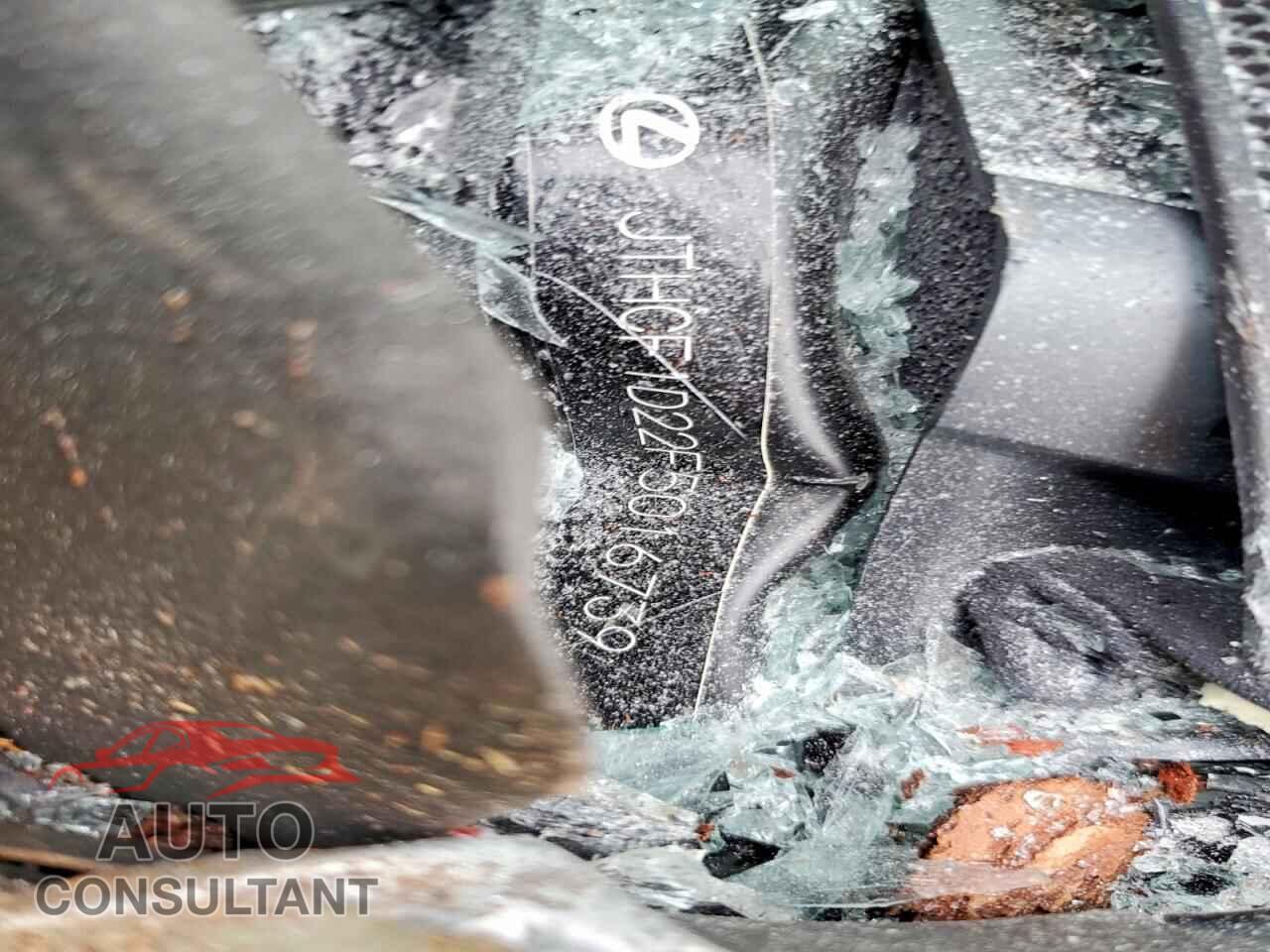 LEXUS IS 2015 - JTHCF1D22F5016739