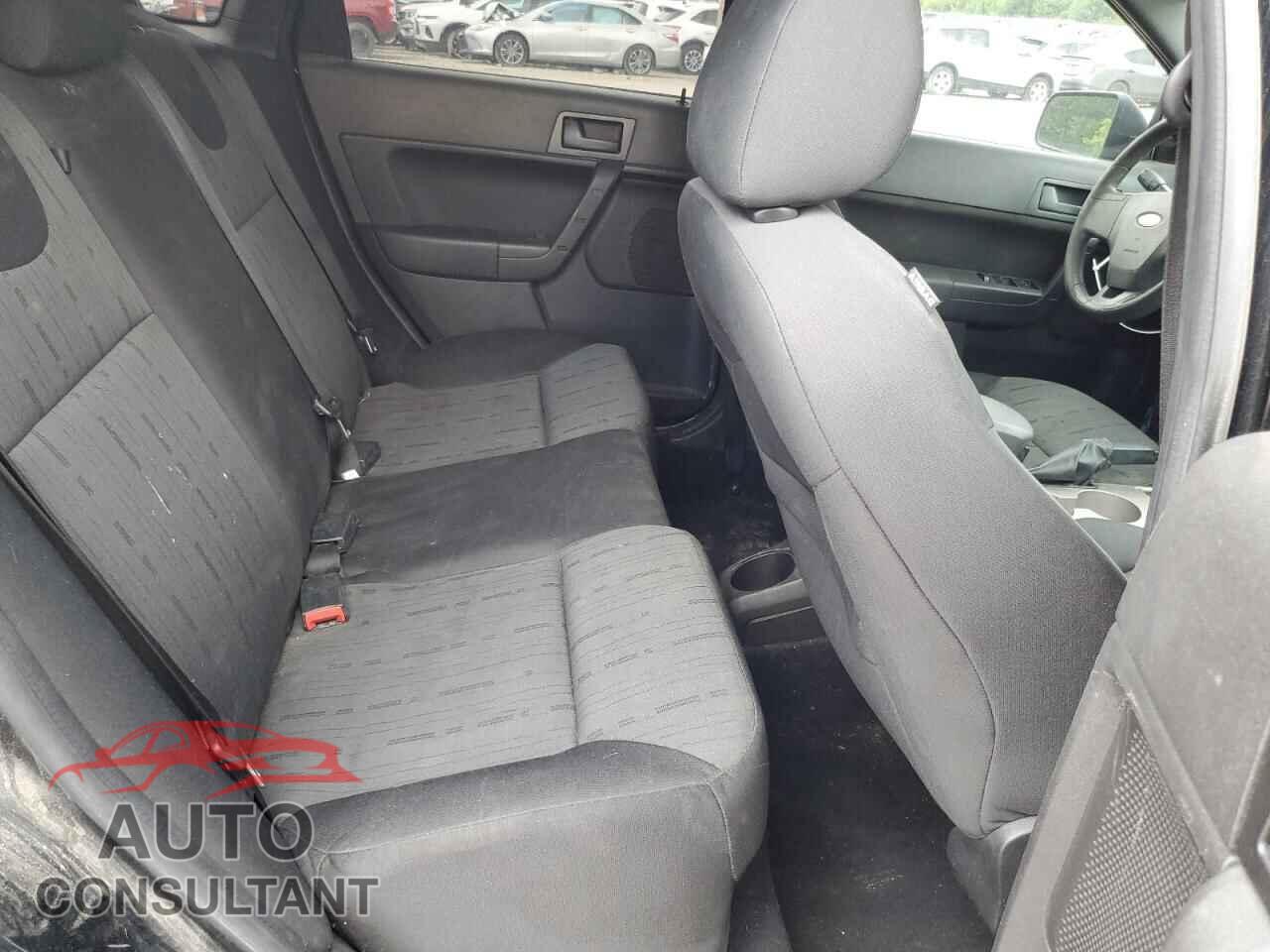 FORD FOCUS 2009 - 1FAHP35N79W259962