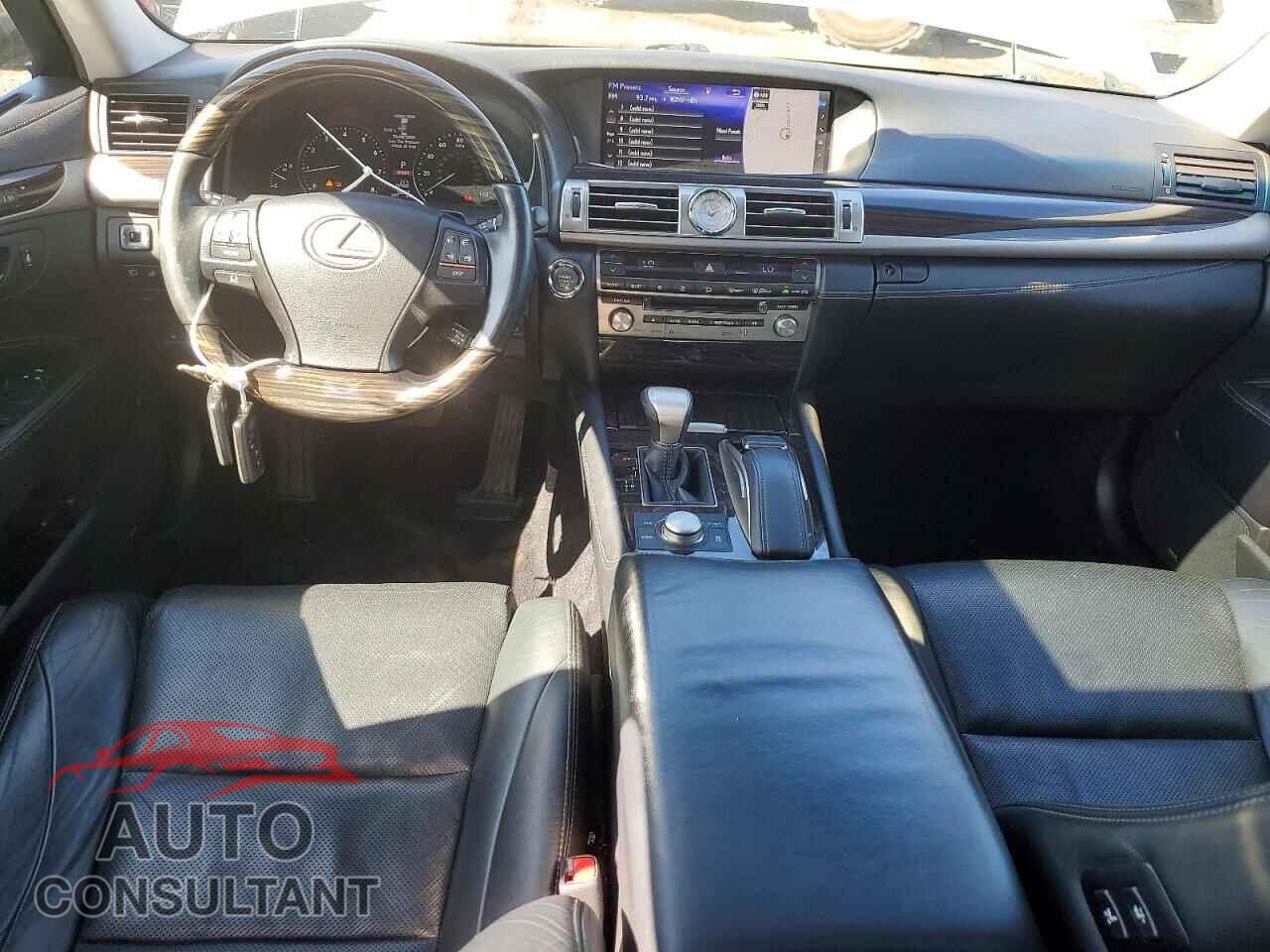 LEXUS LS460 2017 - JTHCL5EF8H5028446